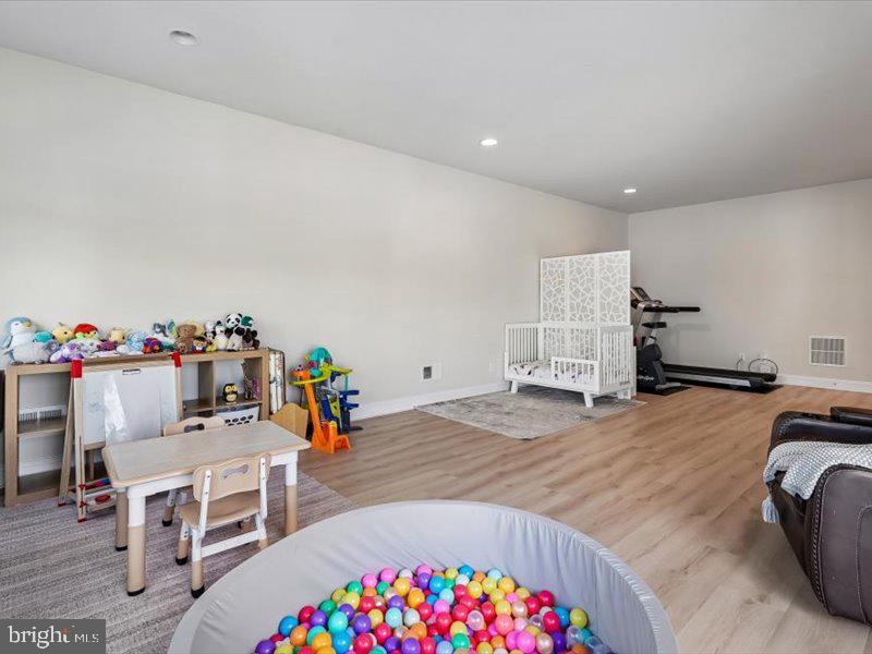 EAST GATE - Residential