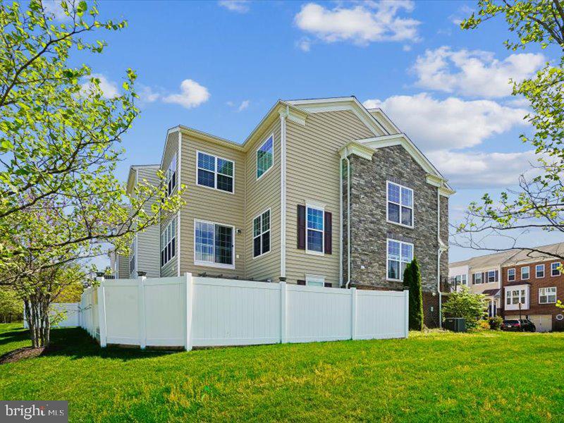 EAST GATE - Residential