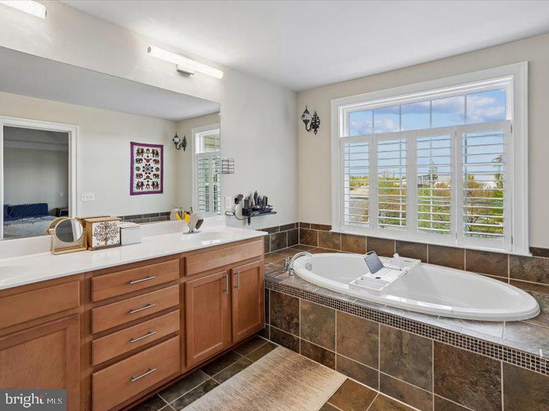 EAST GATE - Residential