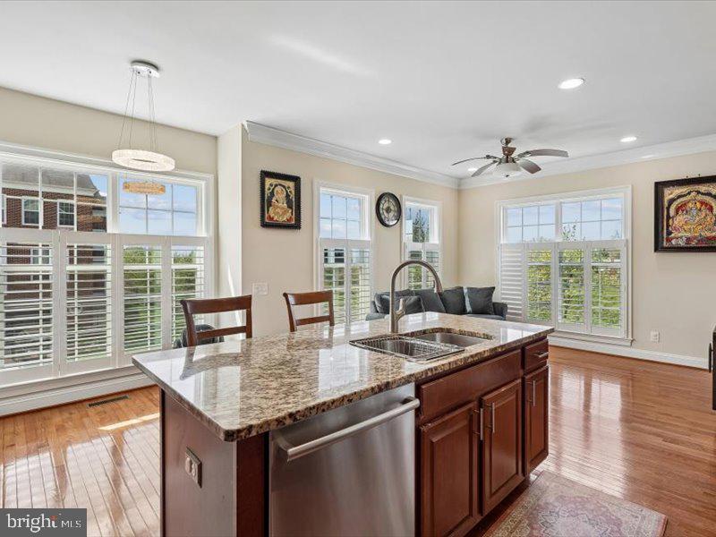 EAST GATE - Residential