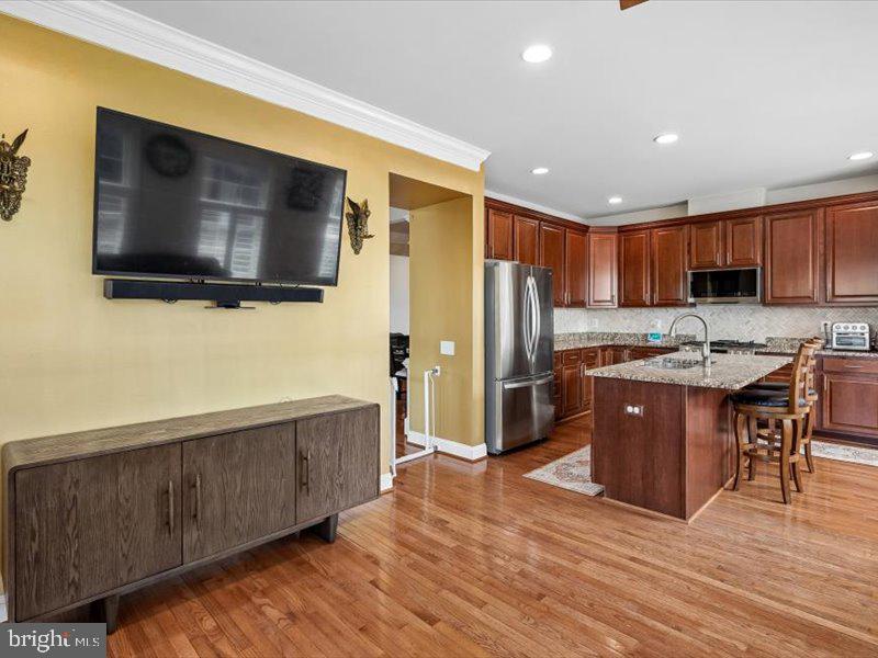 EAST GATE - Residential