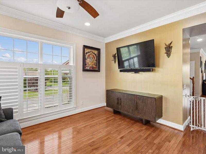 EAST GATE - Residential