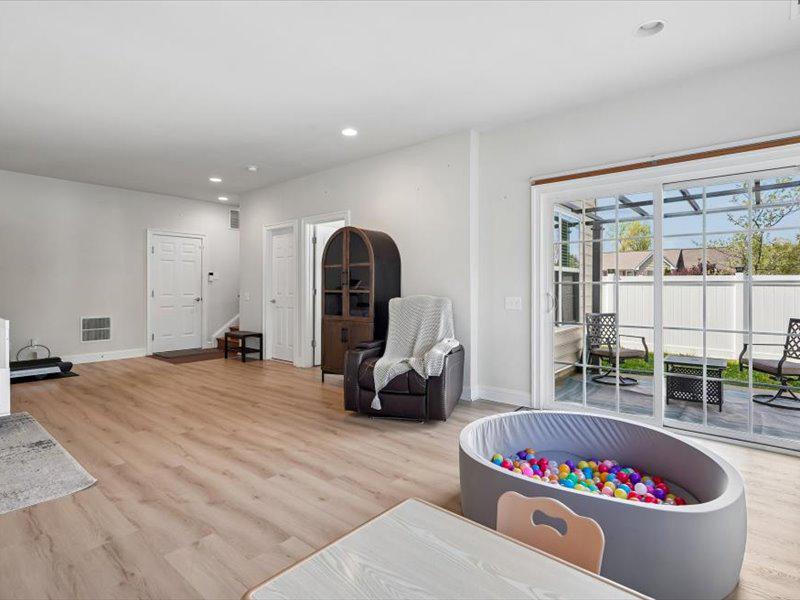 EAST GATE - Residential