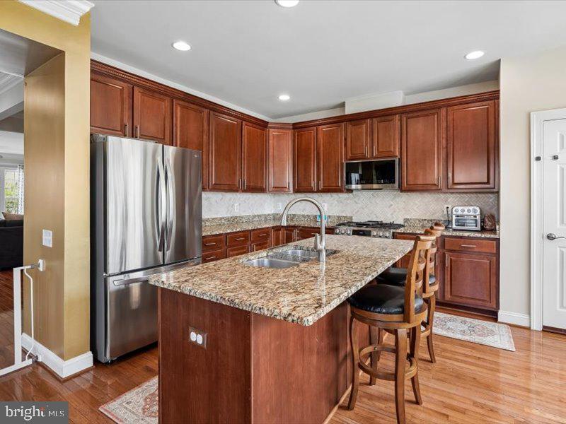 EAST GATE - Residential