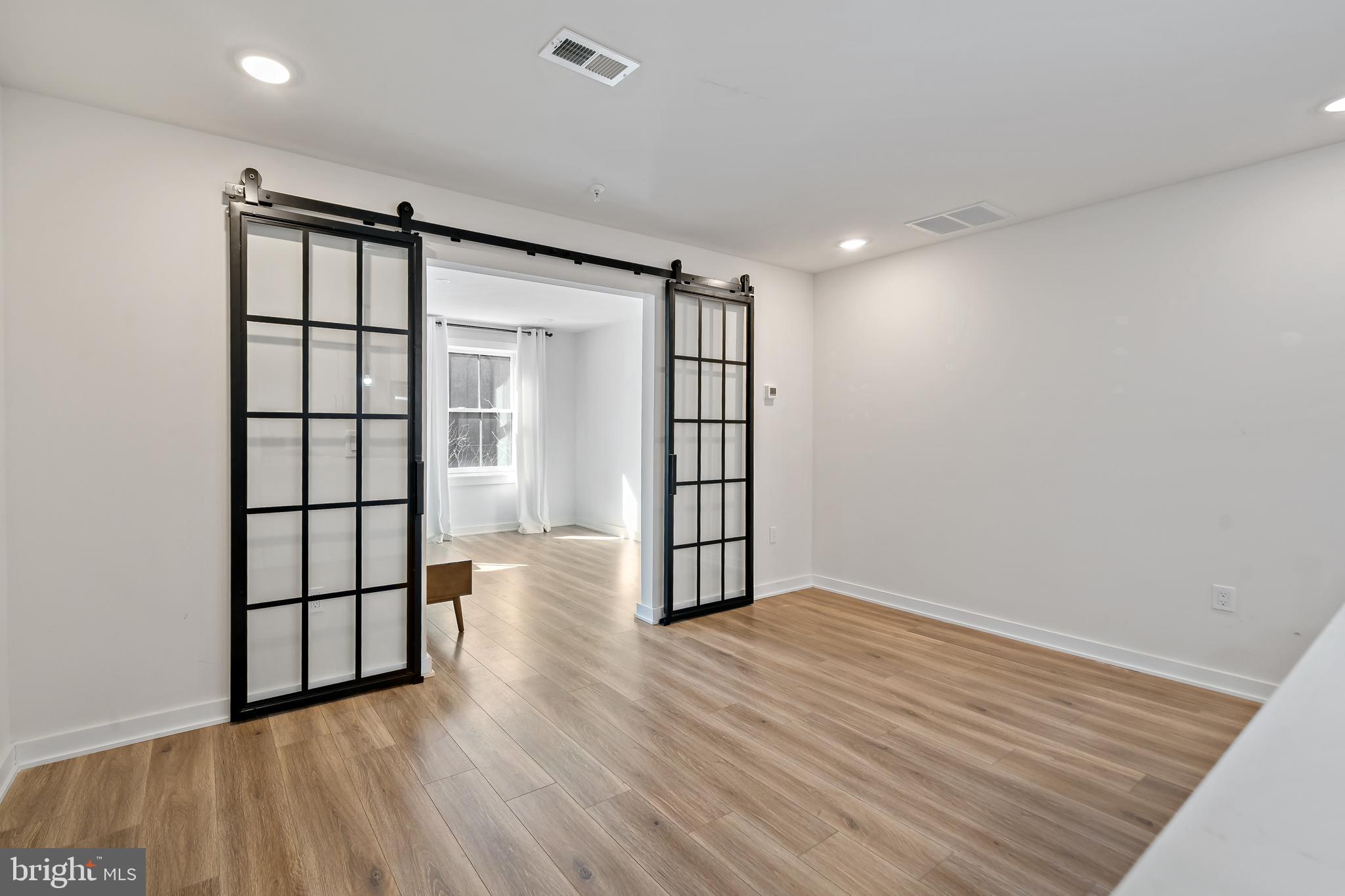 SPRING GARDEN - Residential Lease