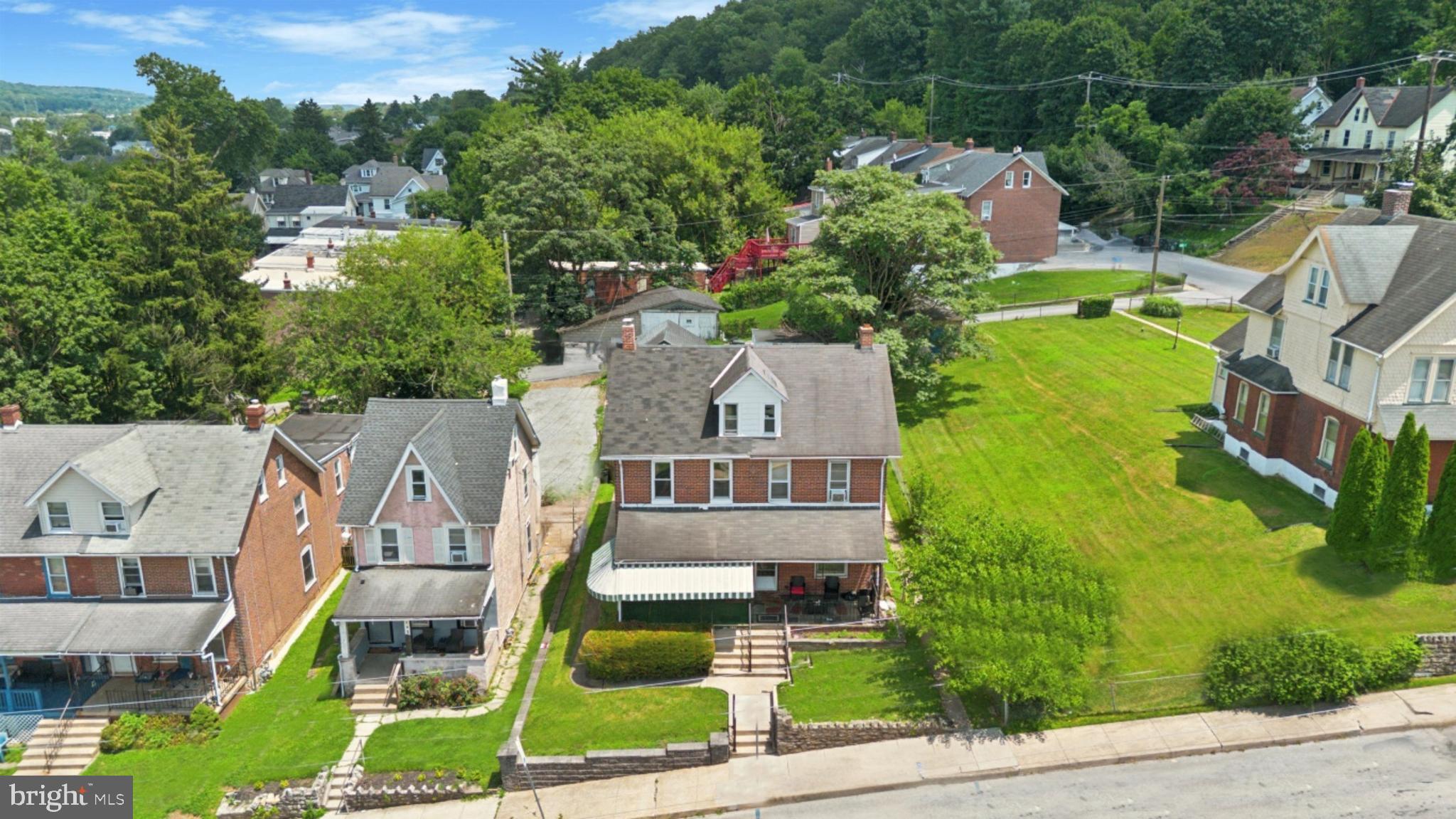 149 S 4TH AVENUE