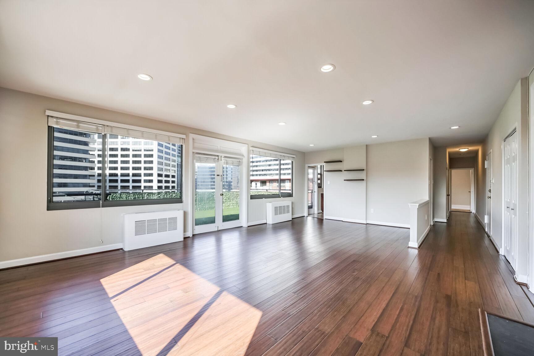 RIVER PLACE NORTH - Residential