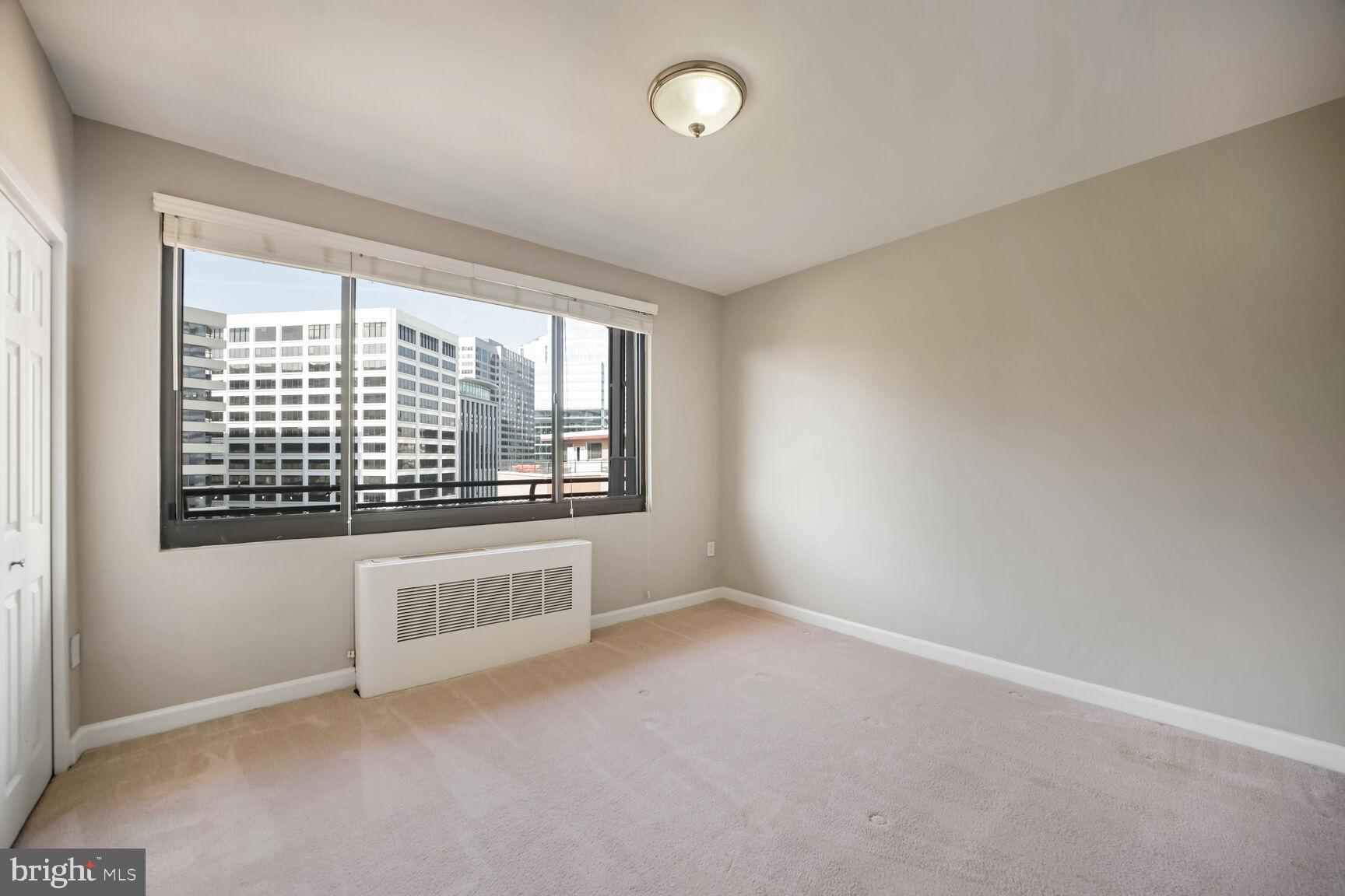 RIVER PLACE NORTH - Residential