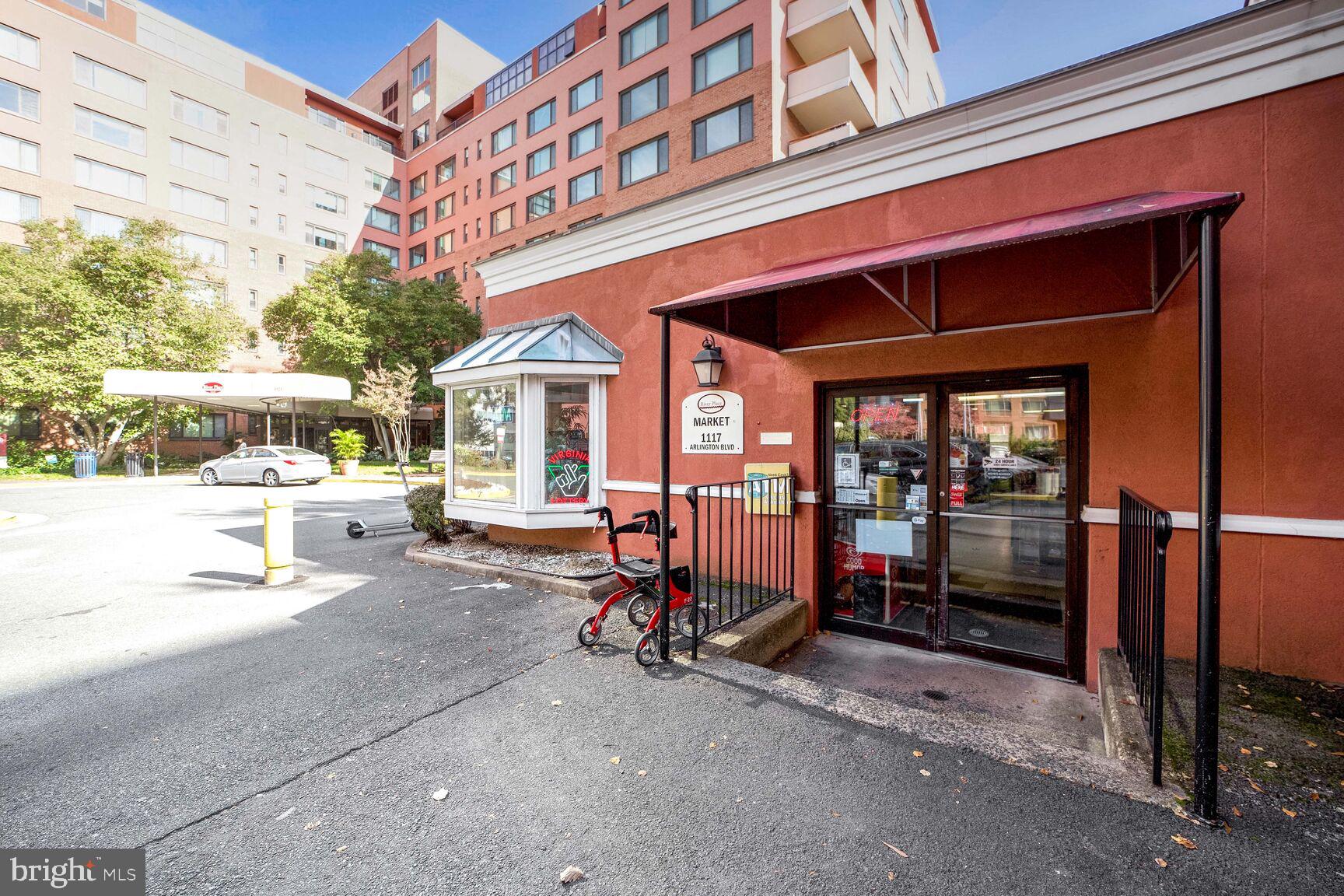 RIVER PLACE NORTH - Residential