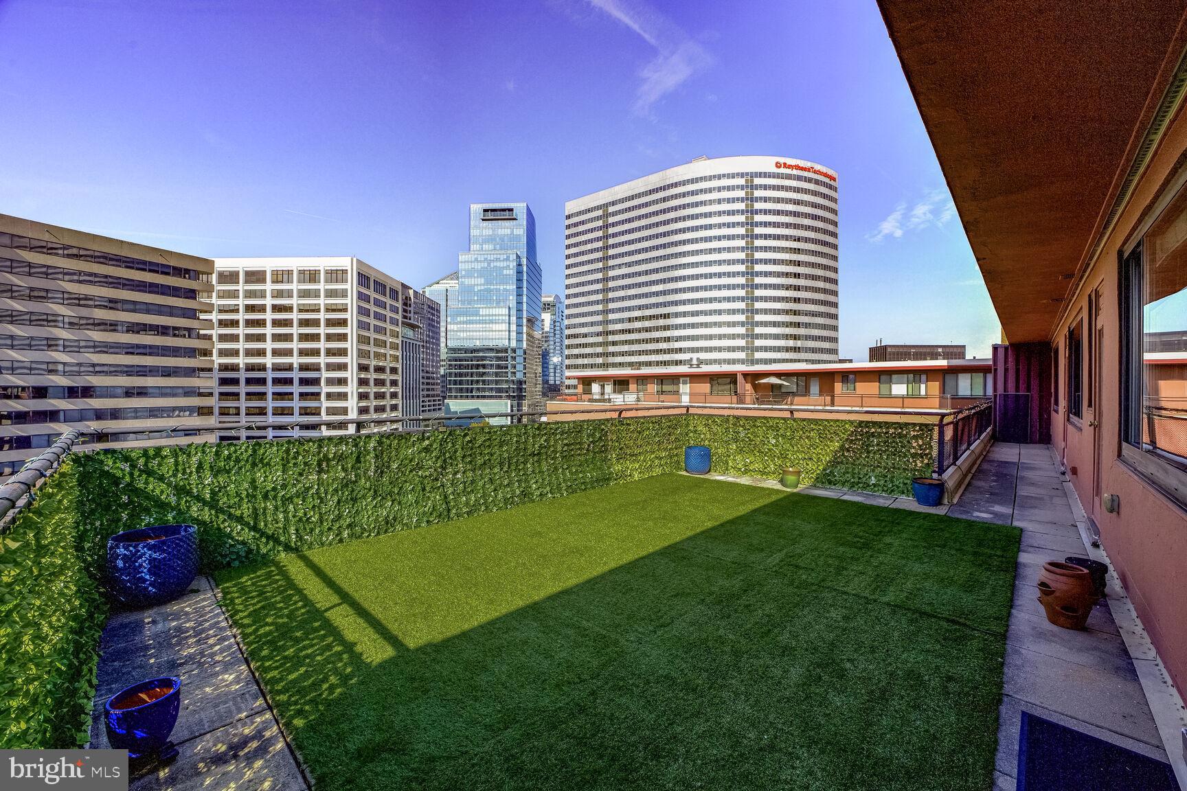 RIVER PLACE NORTH - Residential