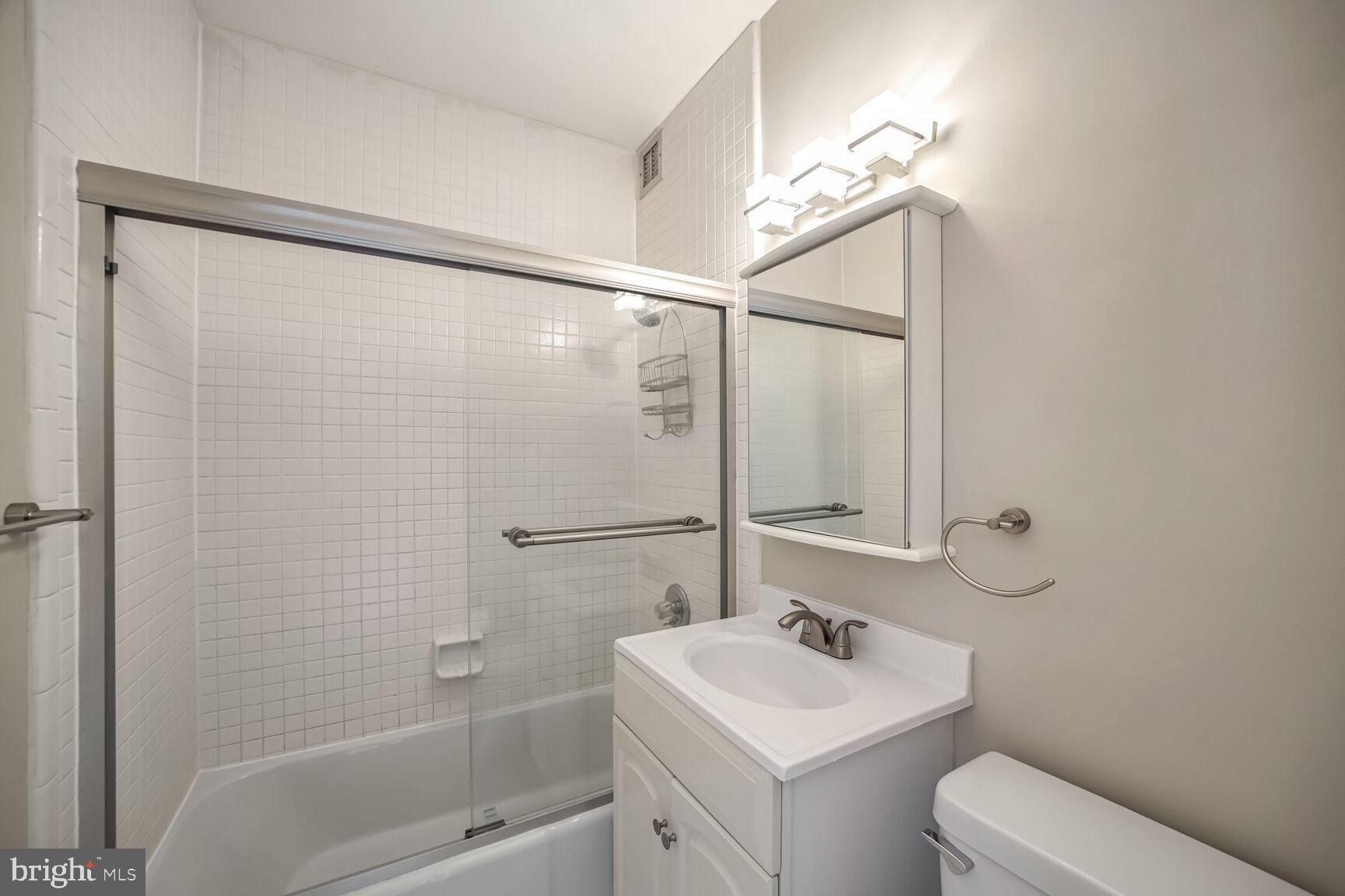 RIVER PLACE NORTH - Residential