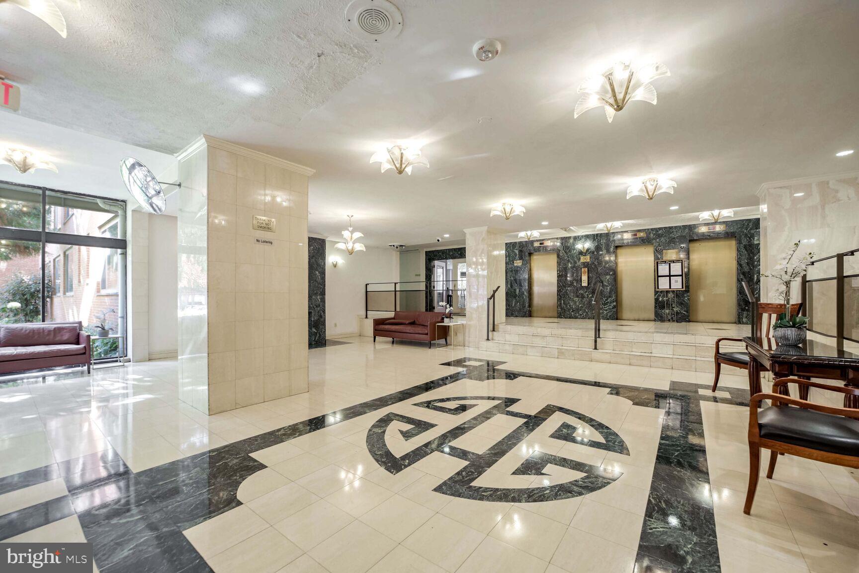 RIVER PLACE NORTH - Residential