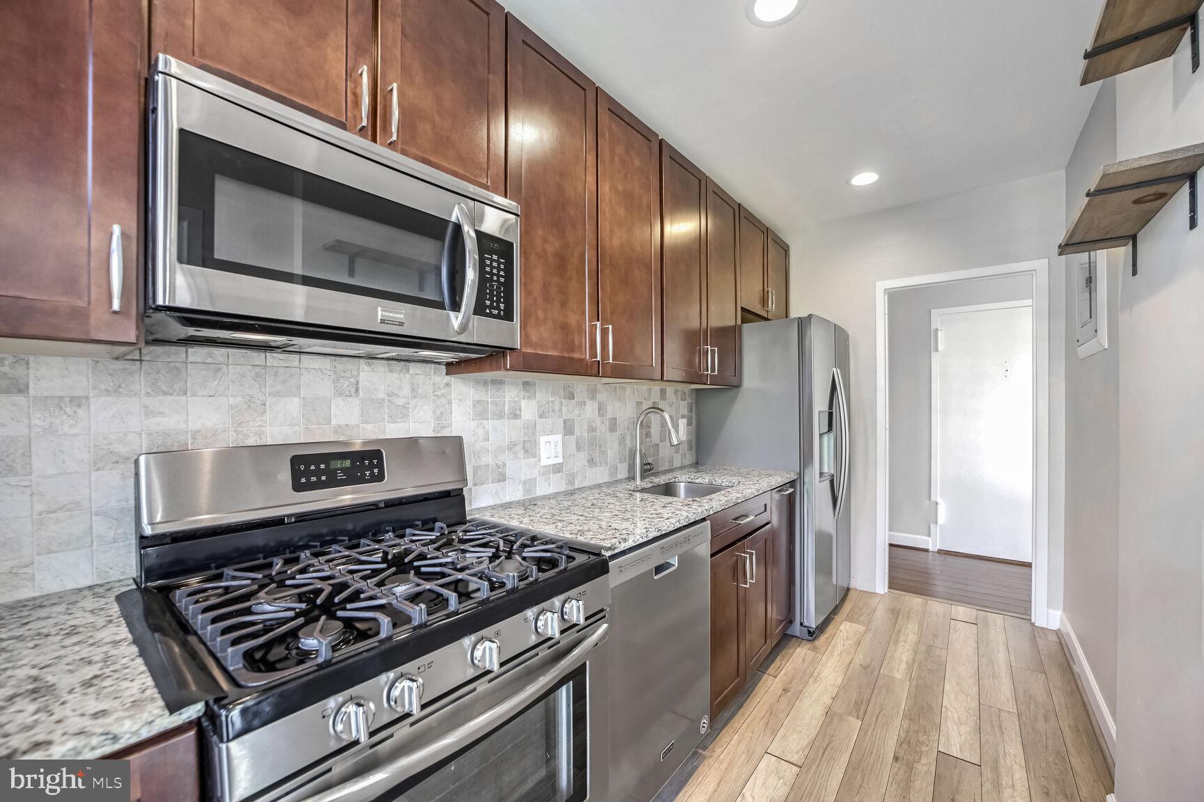 RIVER PLACE NORTH - Residential