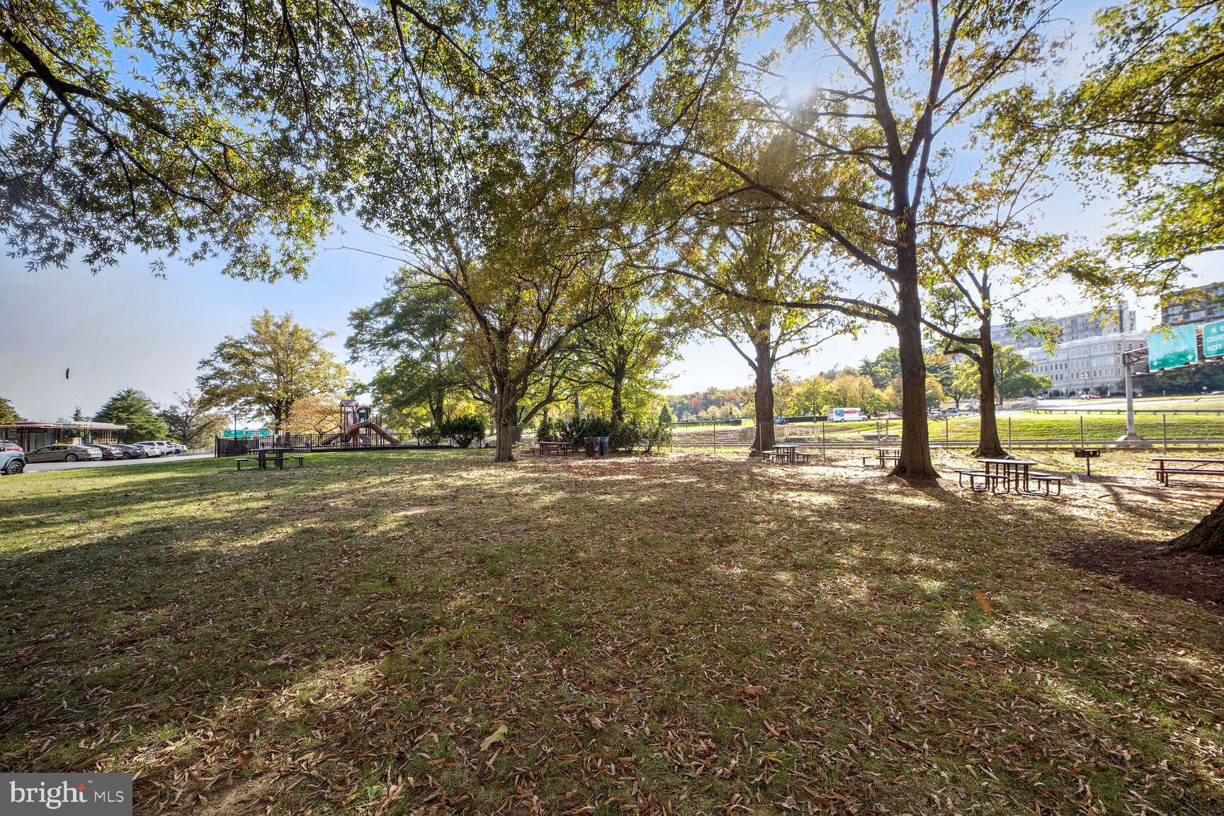 RIVER PLACE NORTH - Residential