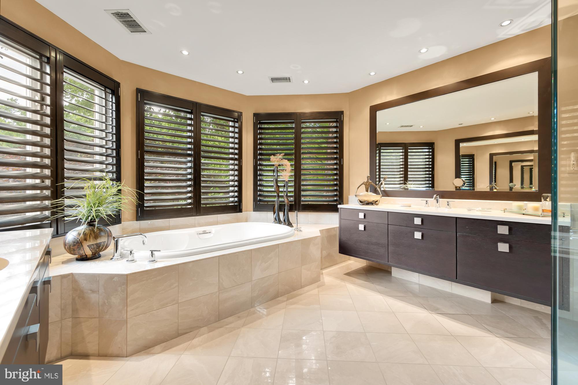 GROSVENOR WOODS - Residential