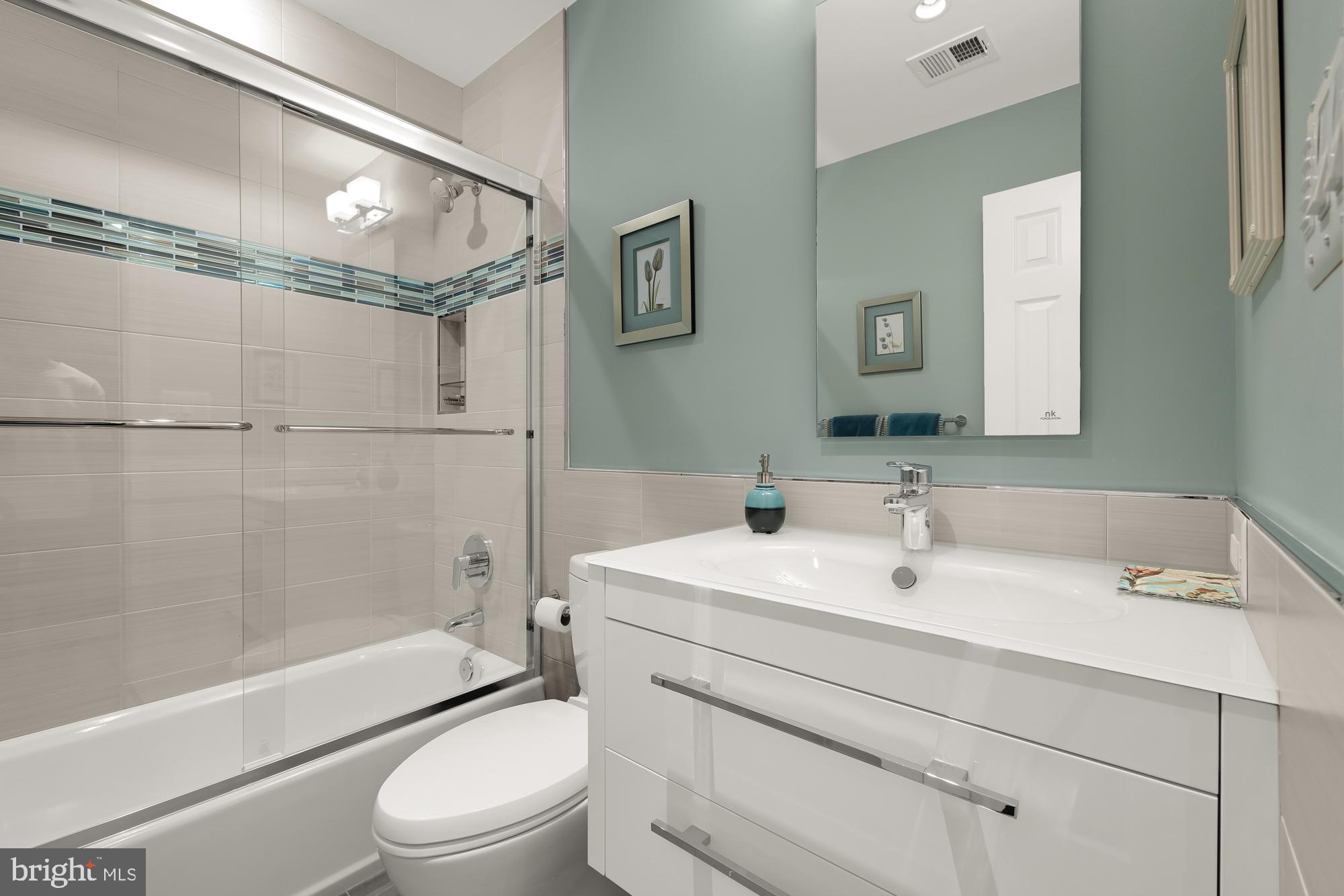 GROSVENOR WOODS - Residential