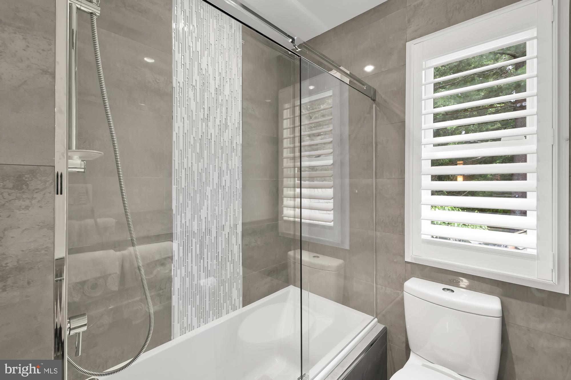 GROSVENOR WOODS - Residential