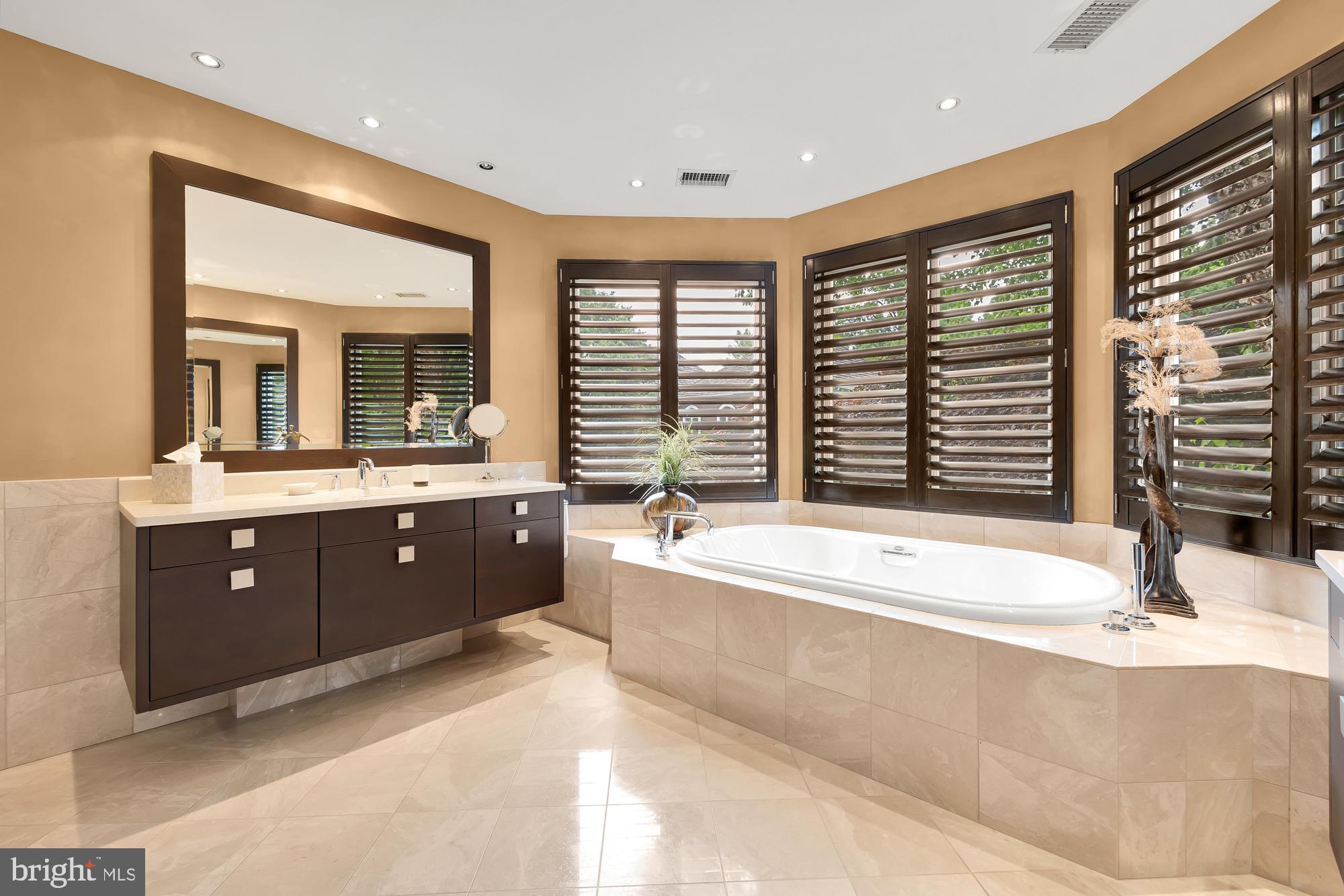 GROSVENOR WOODS - Residential