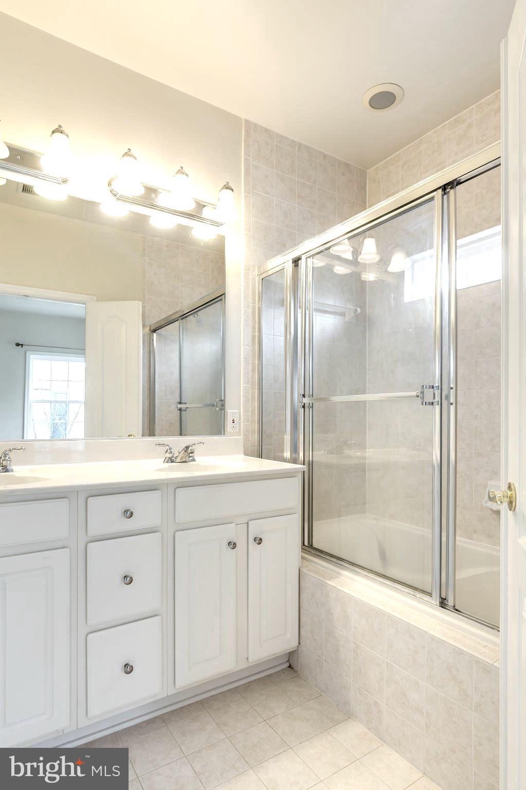 KING FARM BAILEYS COMMON - Residential Lease