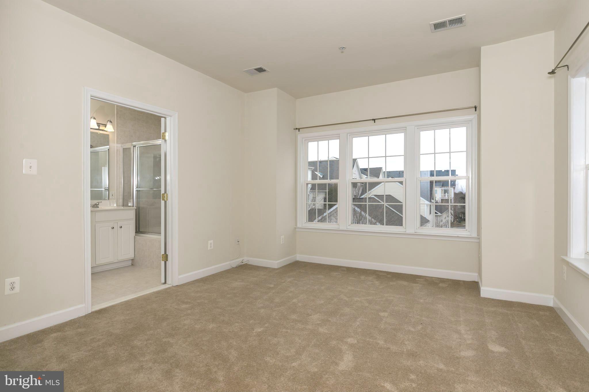 KING FARM BAILEYS COMMON - Residential Lease