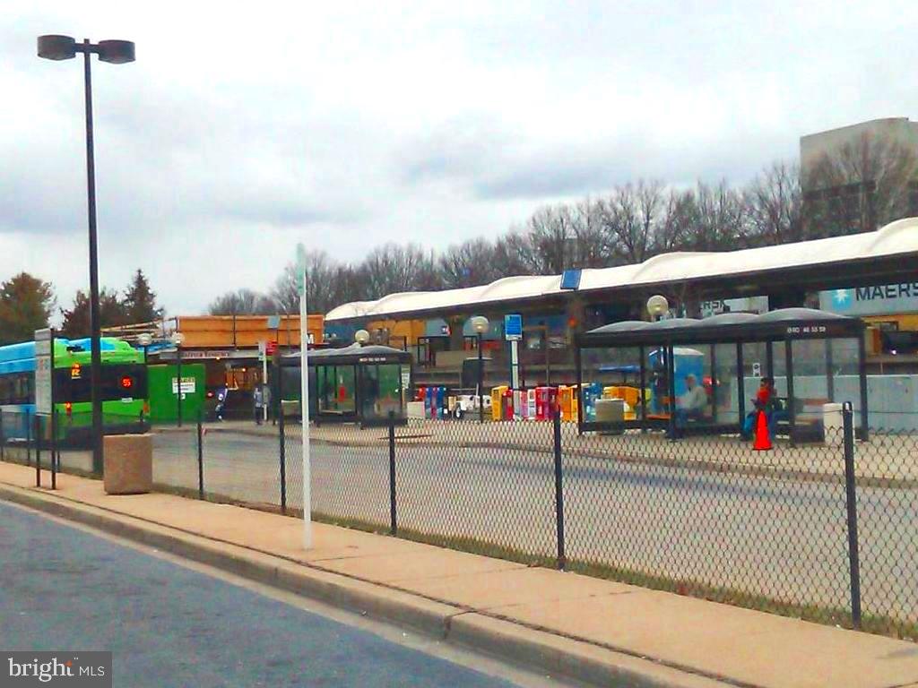 KING FARM BAILEYS COMMON - Residential Lease