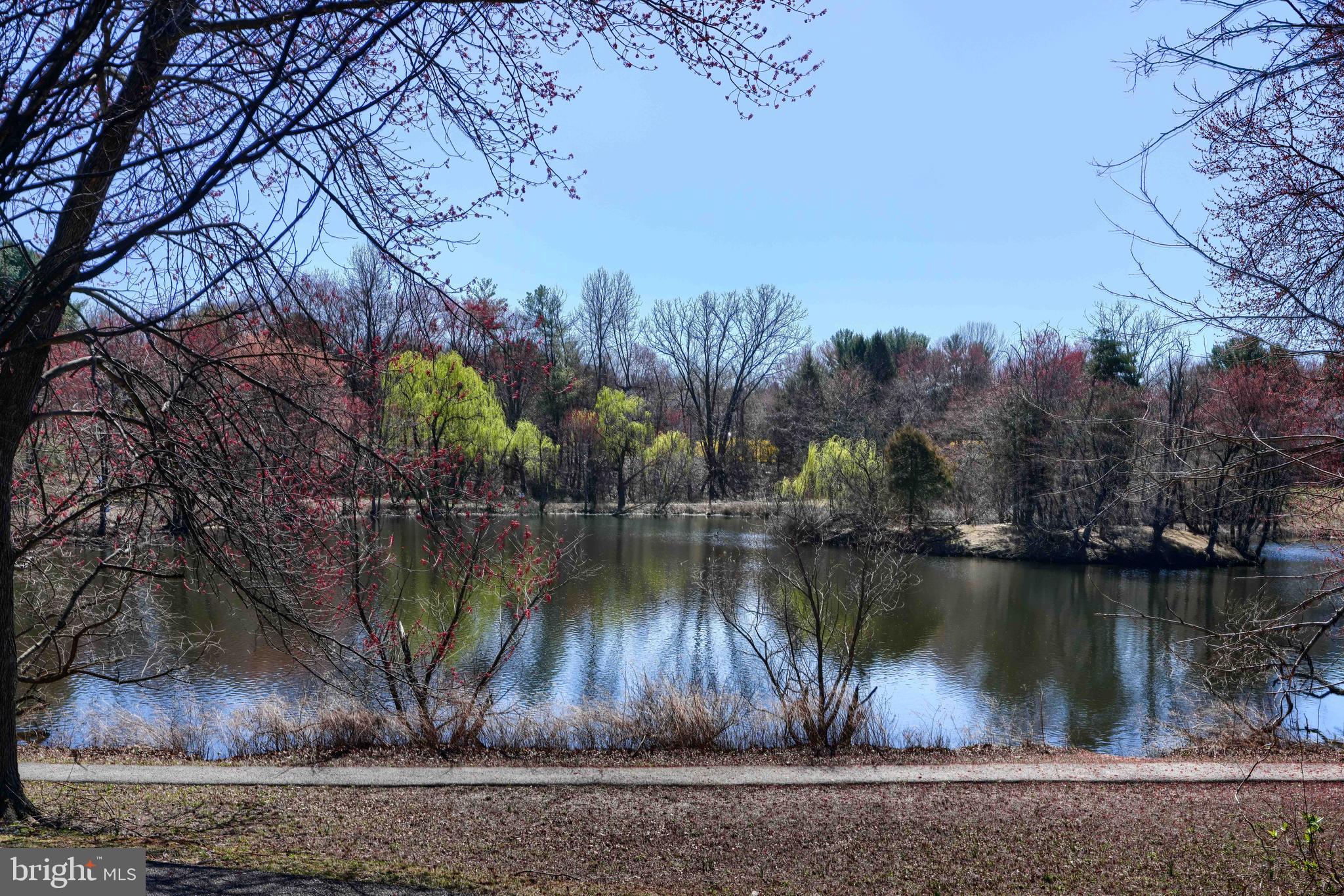 FLOWER HILL - Residential