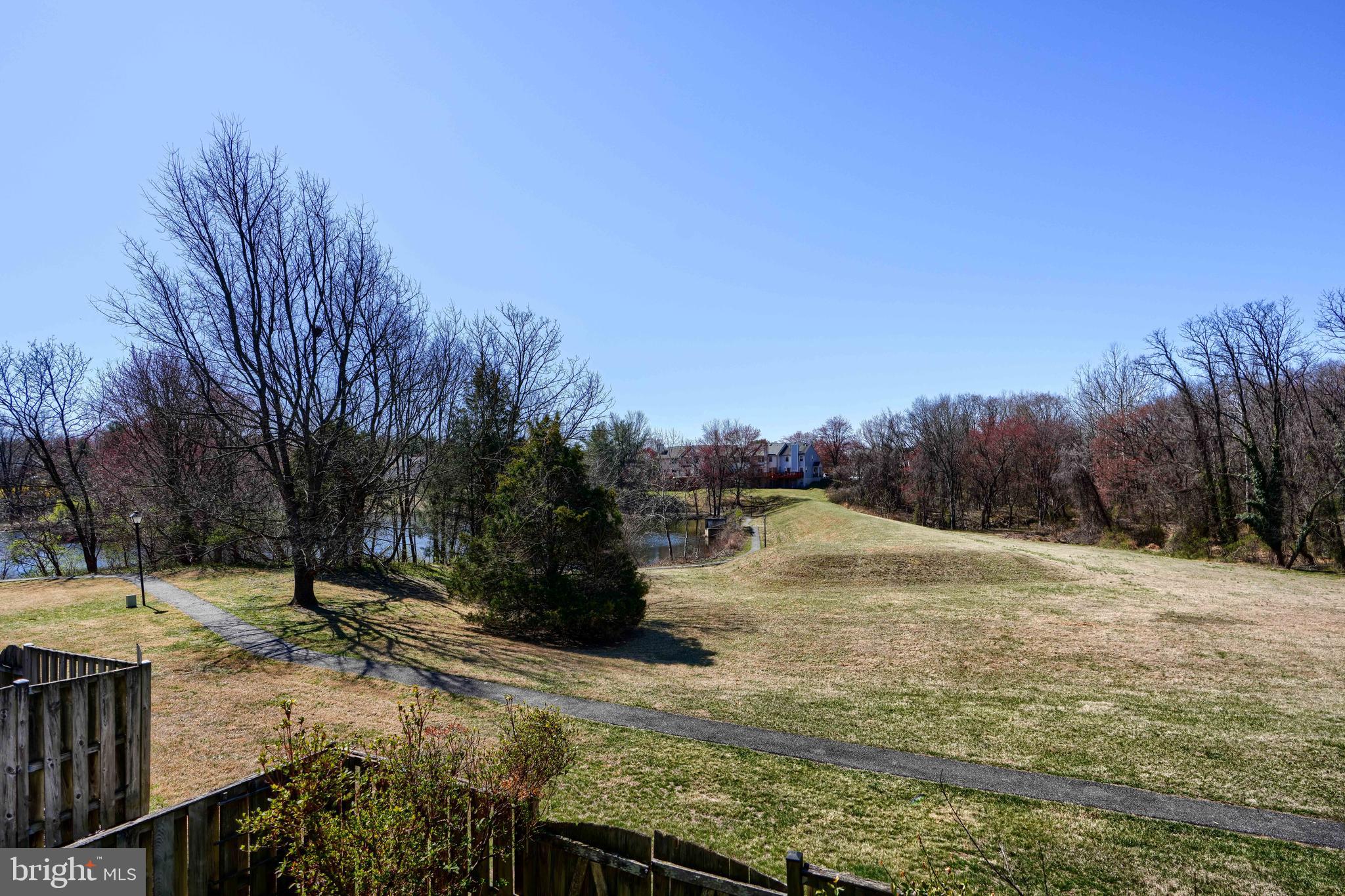 FLOWER HILL - Residential