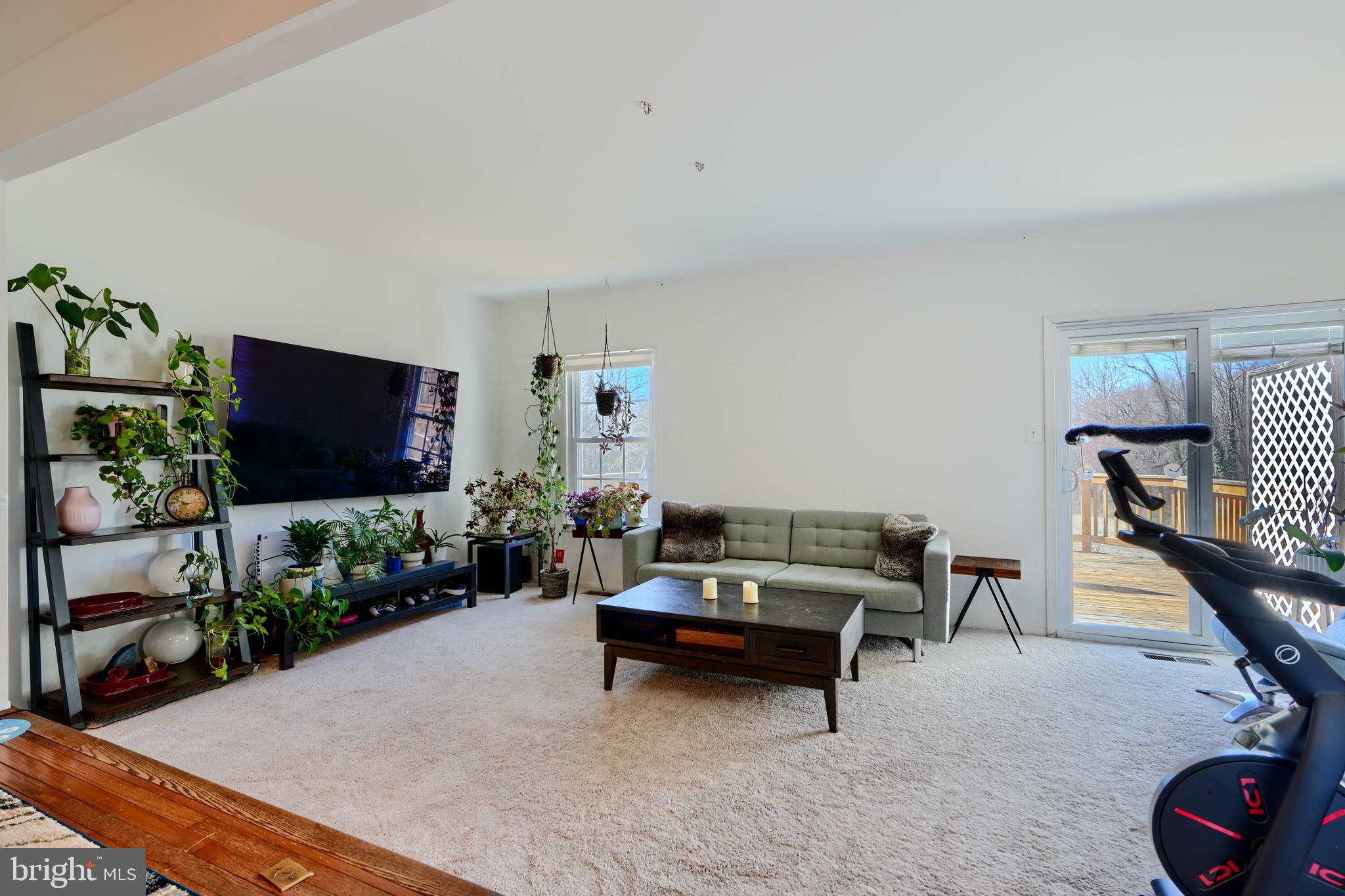 FLOWER HILL - Residential