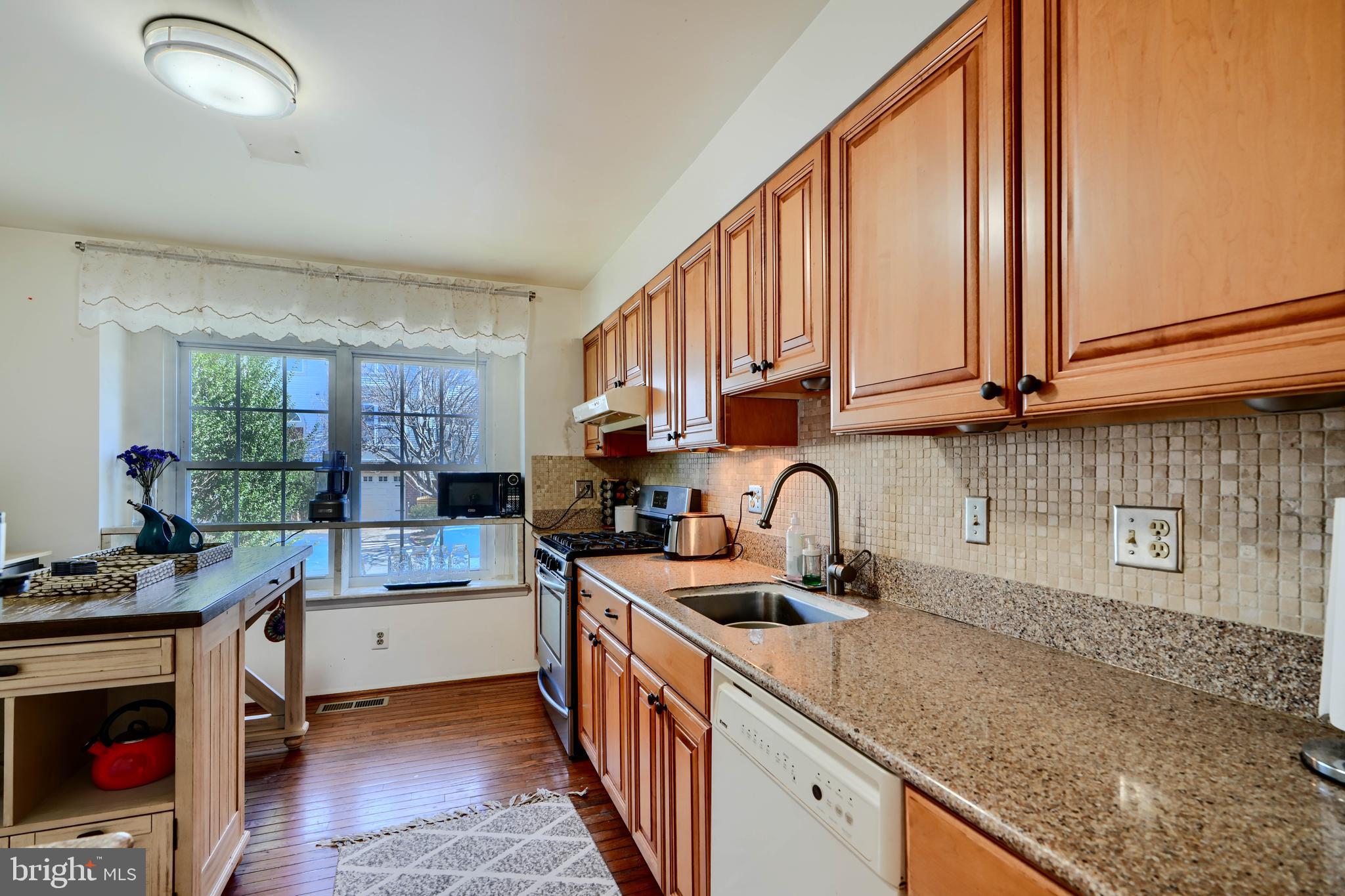 FLOWER HILL - Residential