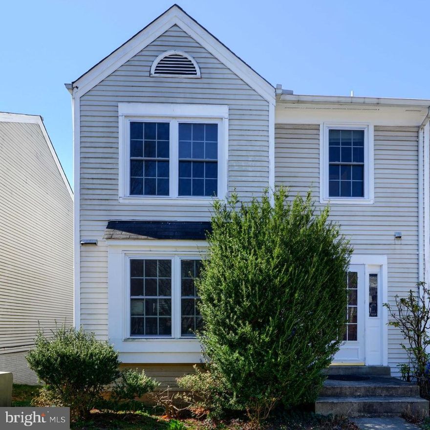 Welcome to 18313 Hallmark Ct, a spacious end-unit townhome in a prime location! With picturesque views of the neighborhood lake, this home offers a fantastic opportunity for buyers looking to personalize and add value.
Spanning three finished levels, the home features a sunken living room that opens to a deck overlooking the lake and green space—perfect for enjoying the outdoors. The kitchen’s boxed bay window allows for ample natural light, while the primary bedroom offers a vaulted ceiling, enhancing the sense of space.
The lower-level family room includes a fireplace and direct access to a private fenced backyard with a patio, creating additional space for outdoor enjoyment. Well-maintained but ready for updates, this home presents an excellent chance to build equity in a desirable community.
PS: The roof has been services, new gutters, and all new high quality windows have been changed!