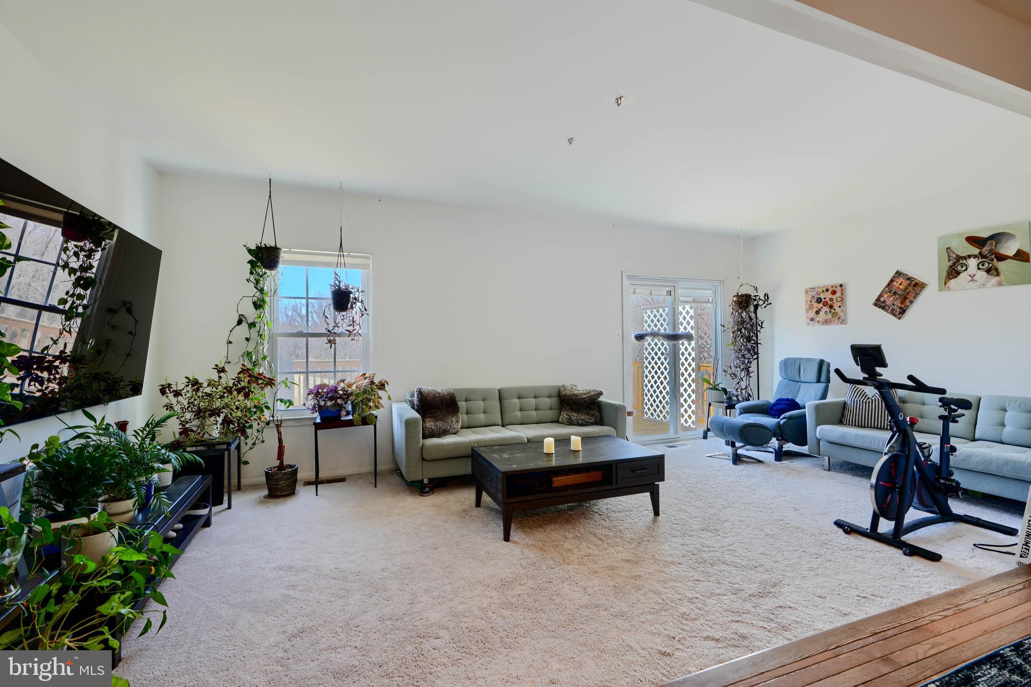 FLOWER HILL - Residential