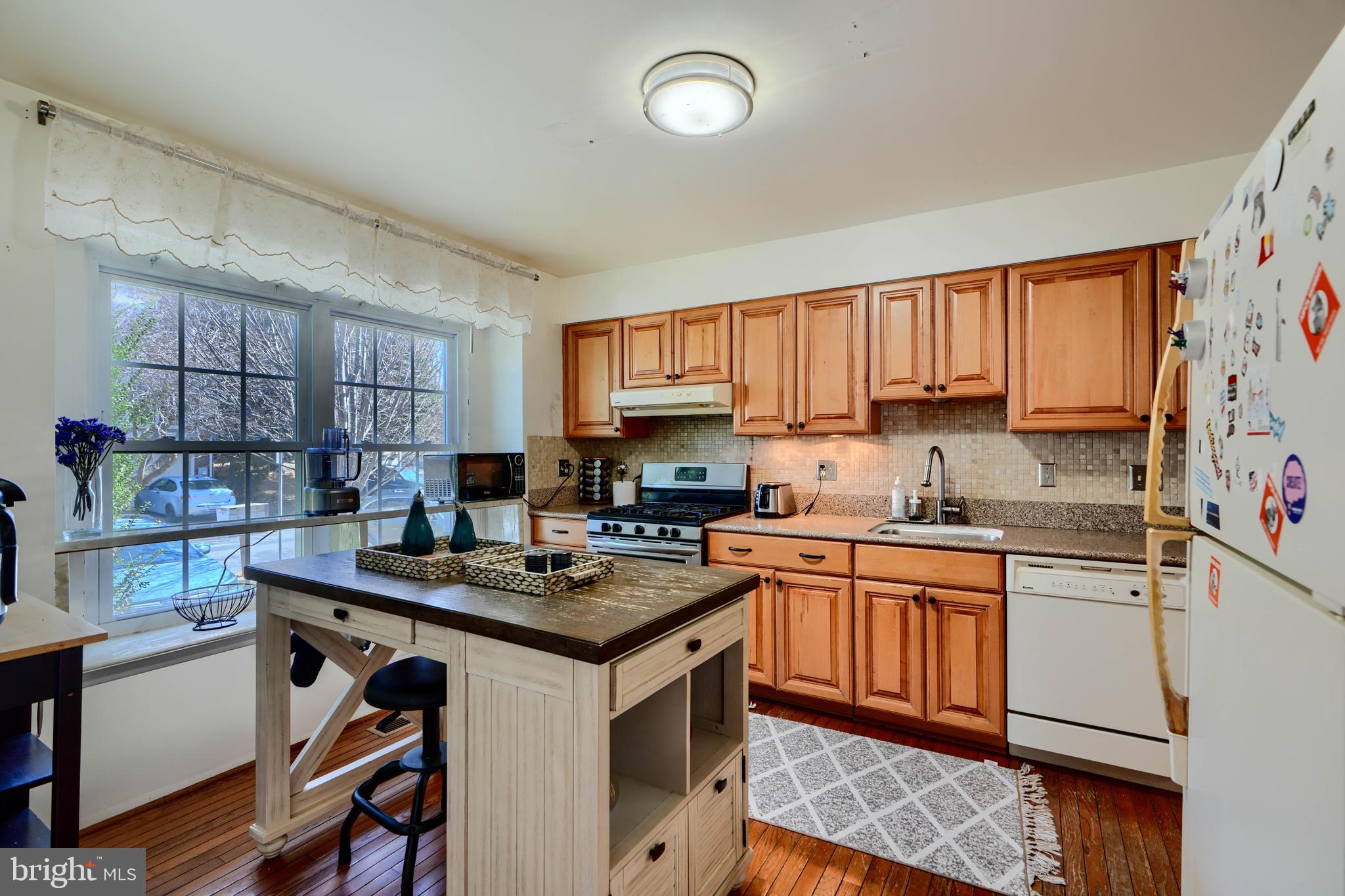 FLOWER HILL - Residential