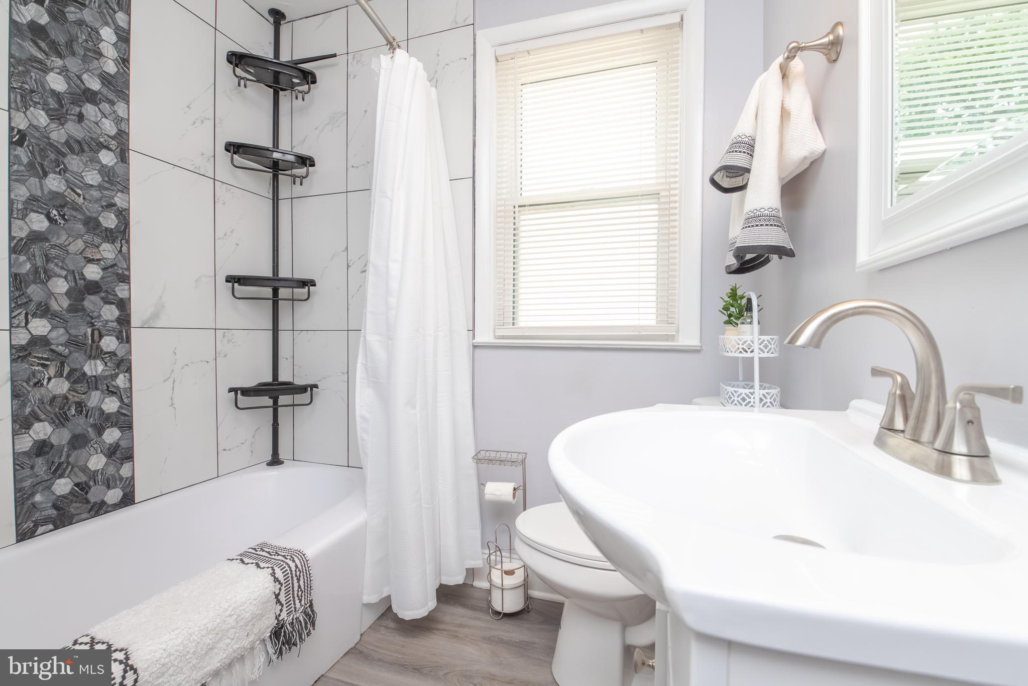 LINWOOD - Residential