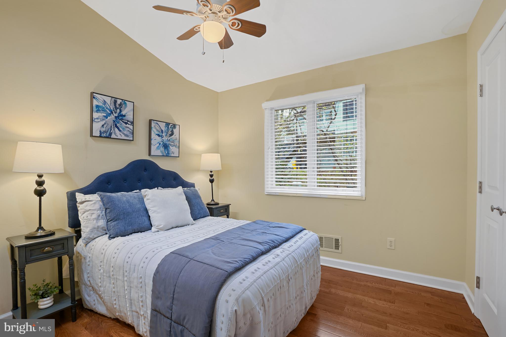 ROUND BAY - Residential