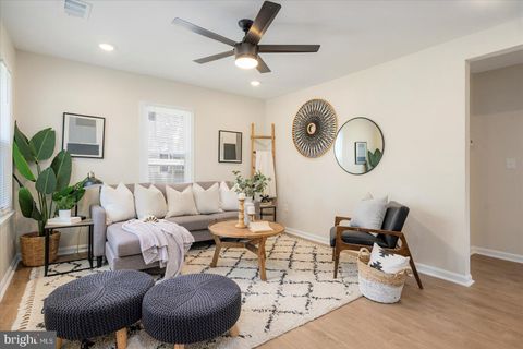 17 CIRCLE DRIVE LINTHICUM HEIGHTS MD 21090