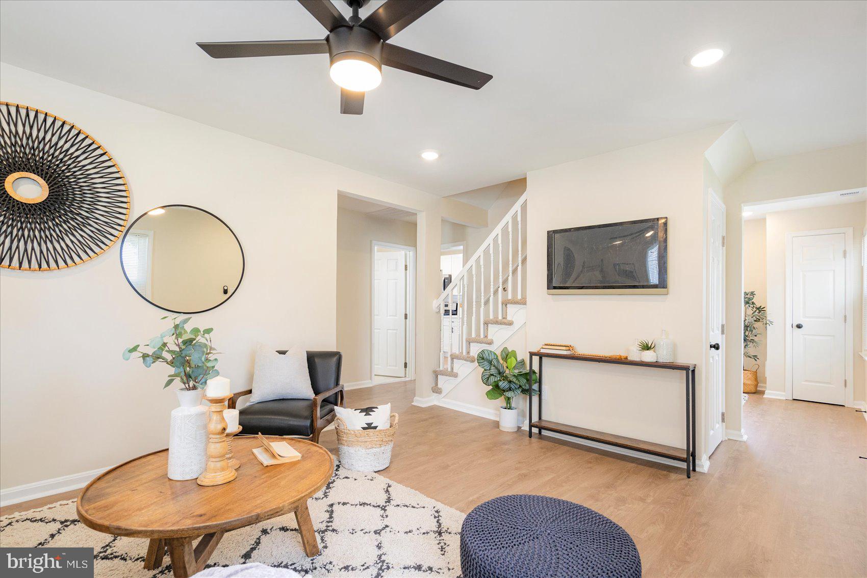 17 CIRCLE DRIVE