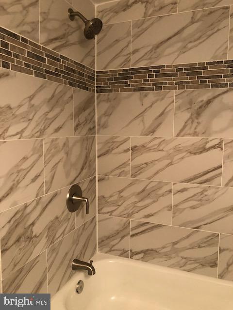 MARLOW TOWERS CONDOMINIUMS - Residential Lease