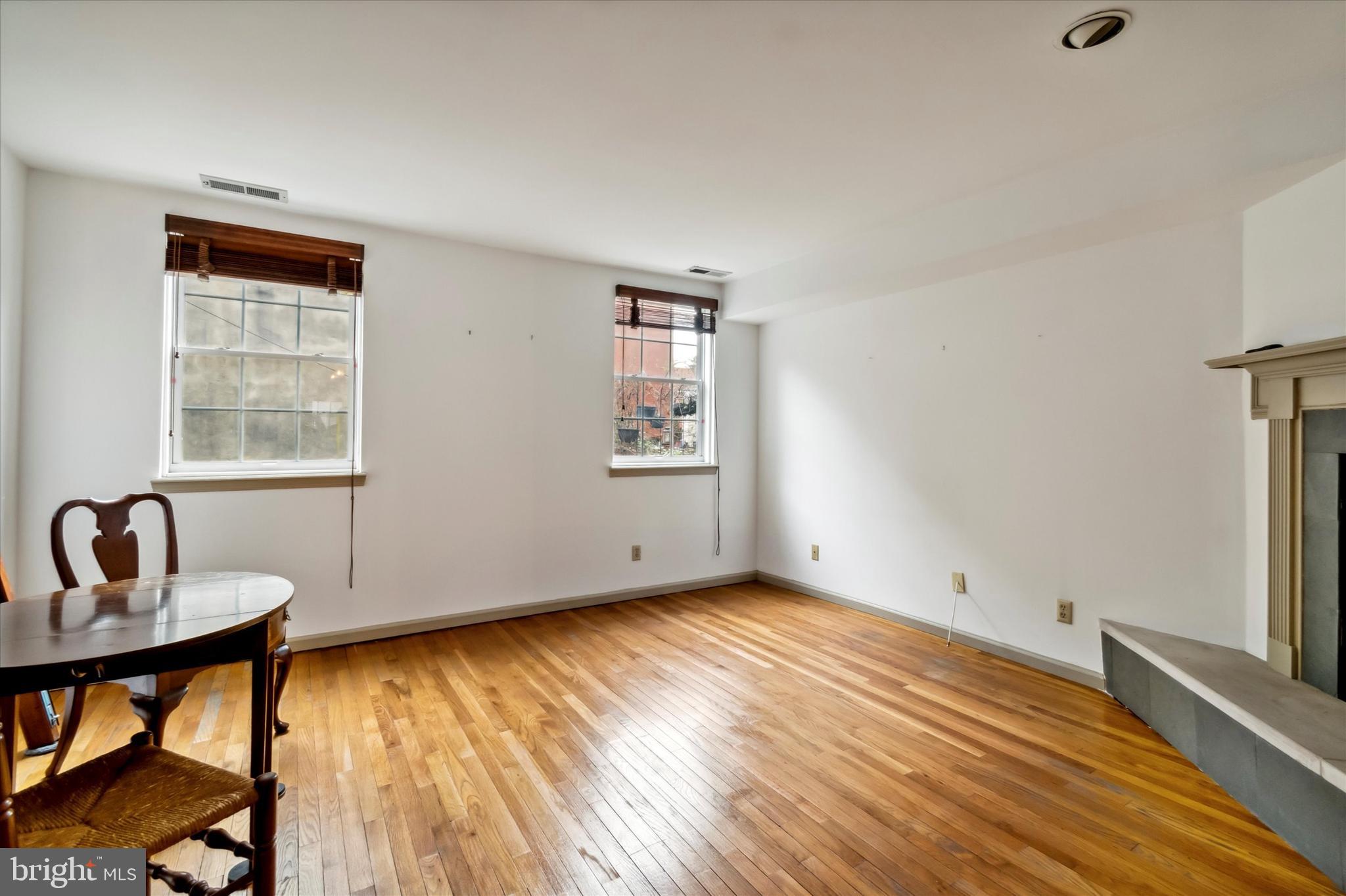 SOCIETY HILL - Residential