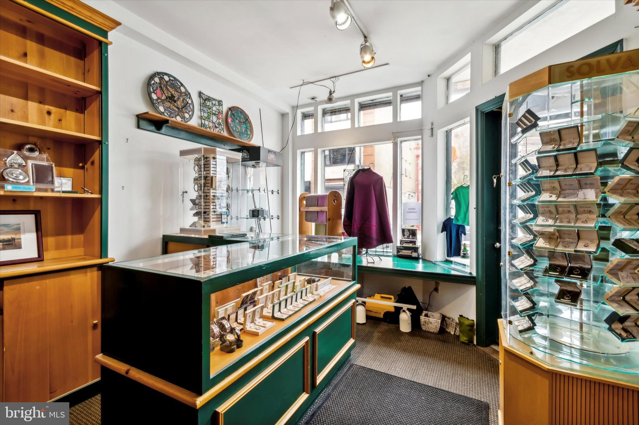 SOCIETY HILL - Residential