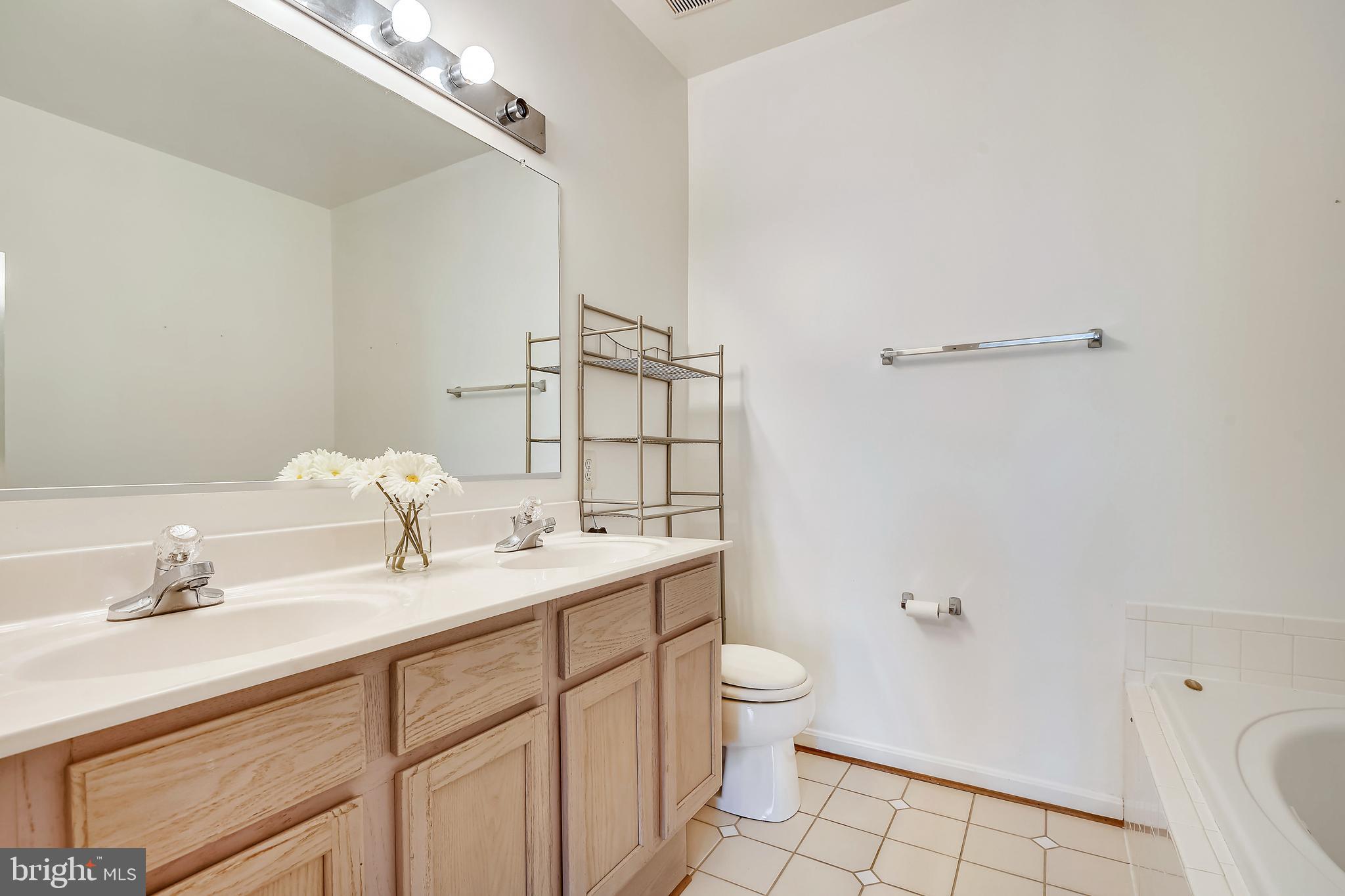 HOLLINGTON - Residential