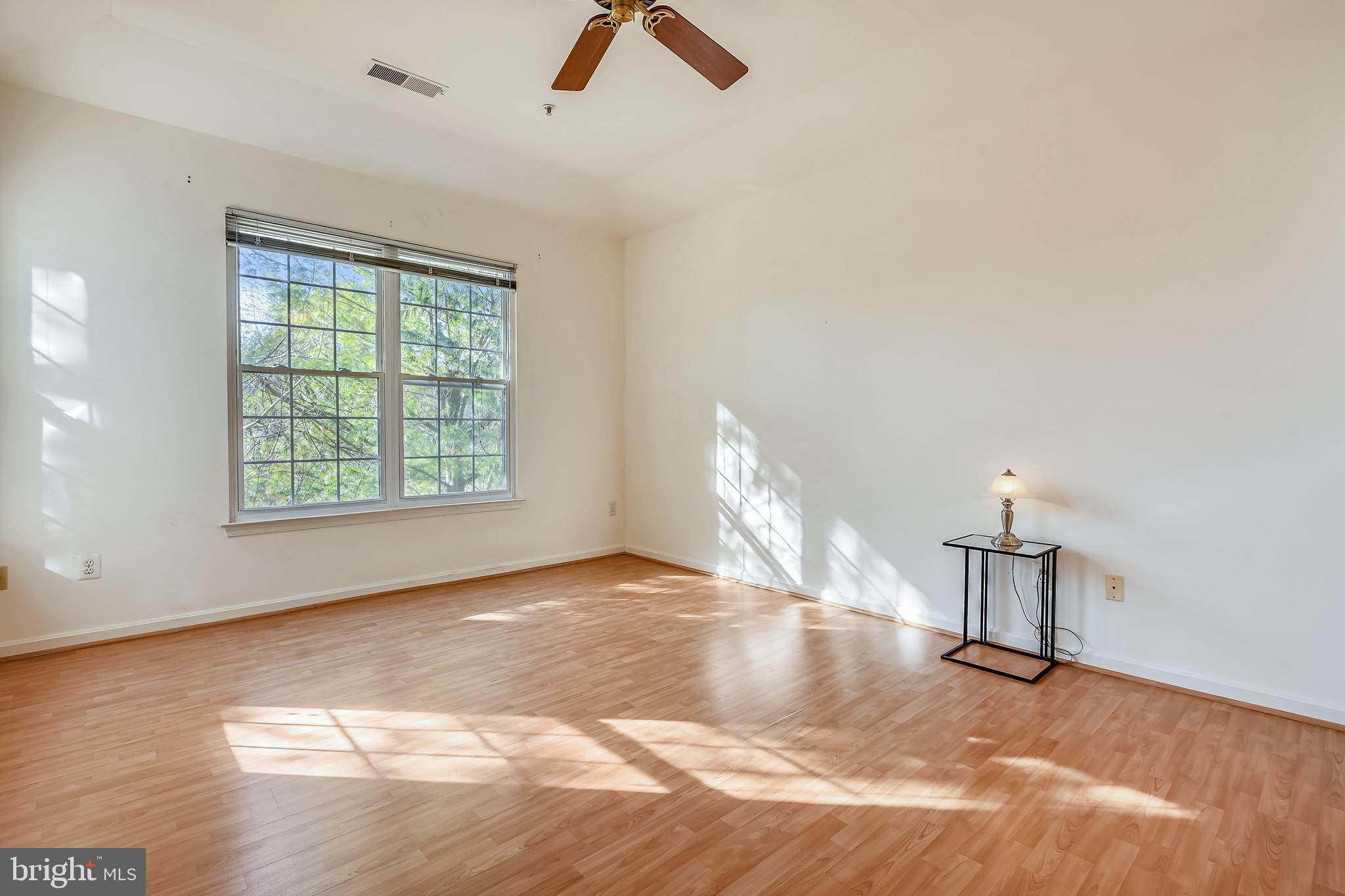 HOLLINGTON - Residential