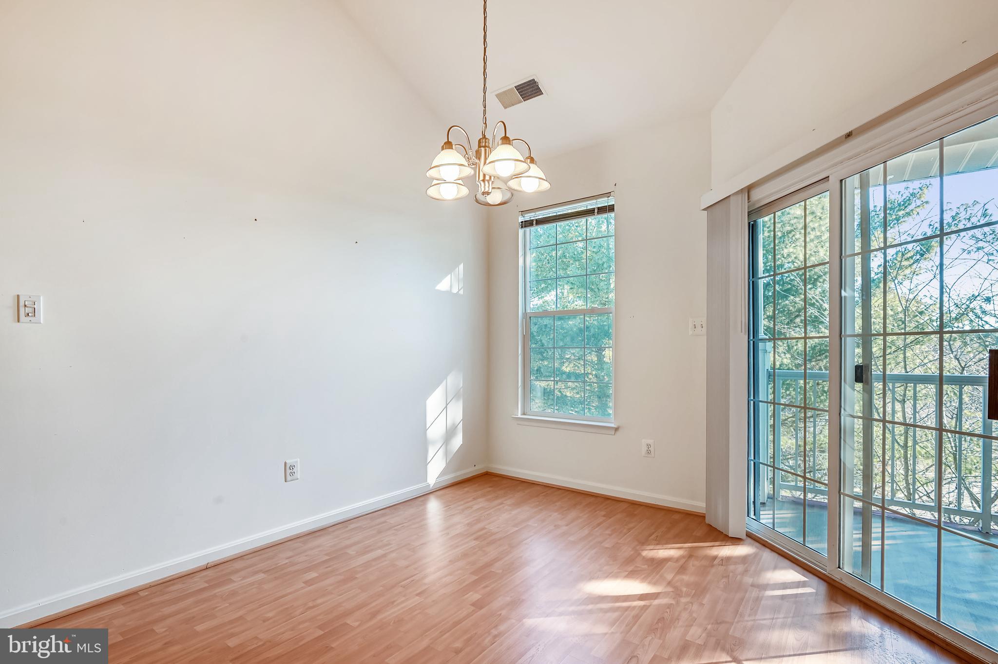 HOLLINGTON - Residential