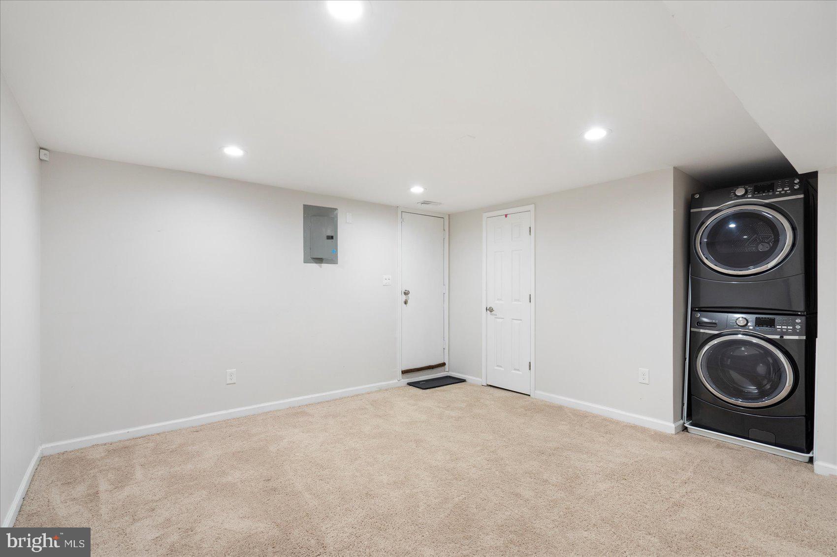 CHINQUAPIN PARK - Residential
