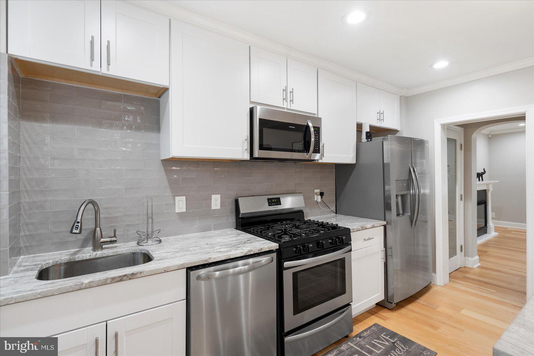 CHINQUAPIN PARK - Residential
