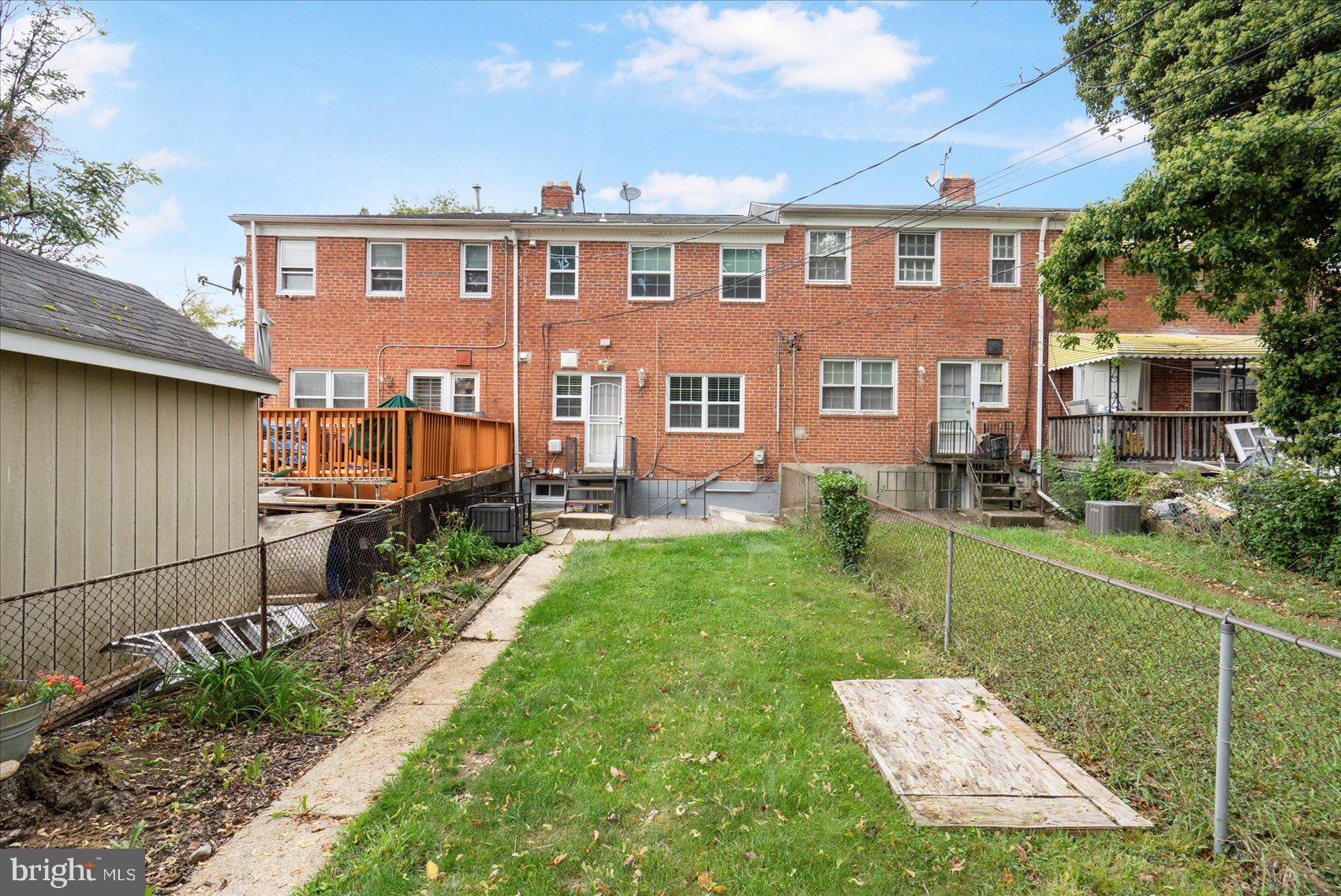 CHINQUAPIN PARK - Residential