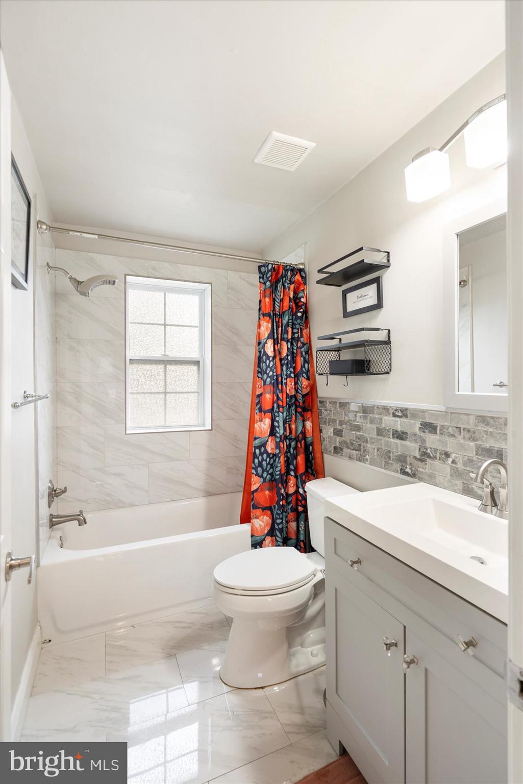 CHINQUAPIN PARK - Residential