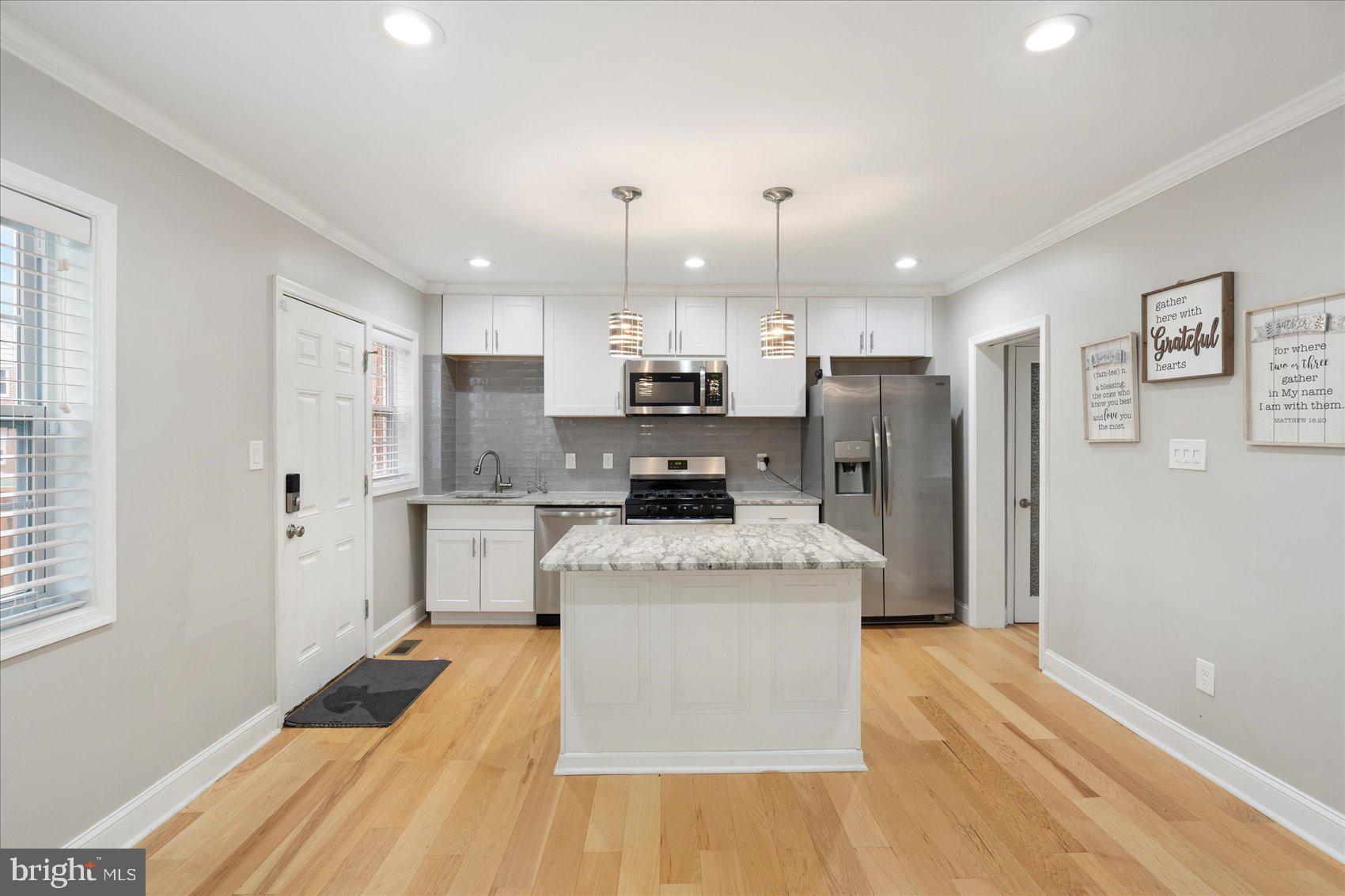 CHINQUAPIN PARK - Residential