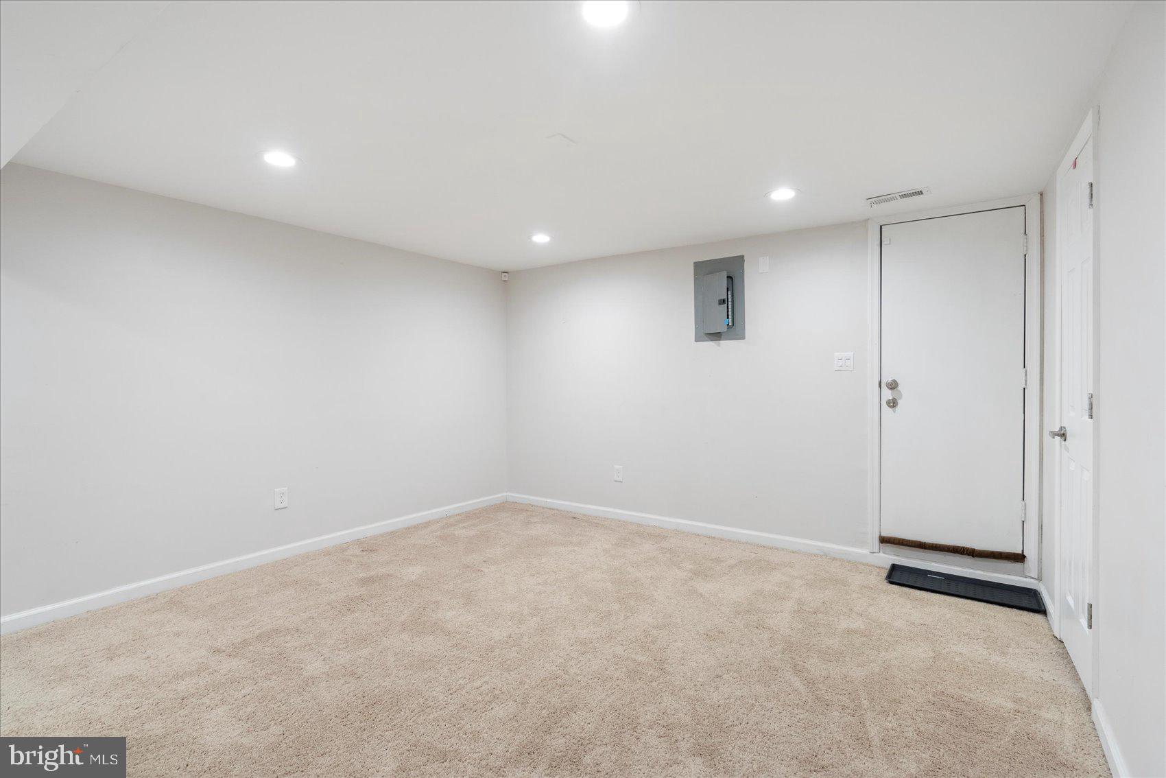 CHINQUAPIN PARK - Residential