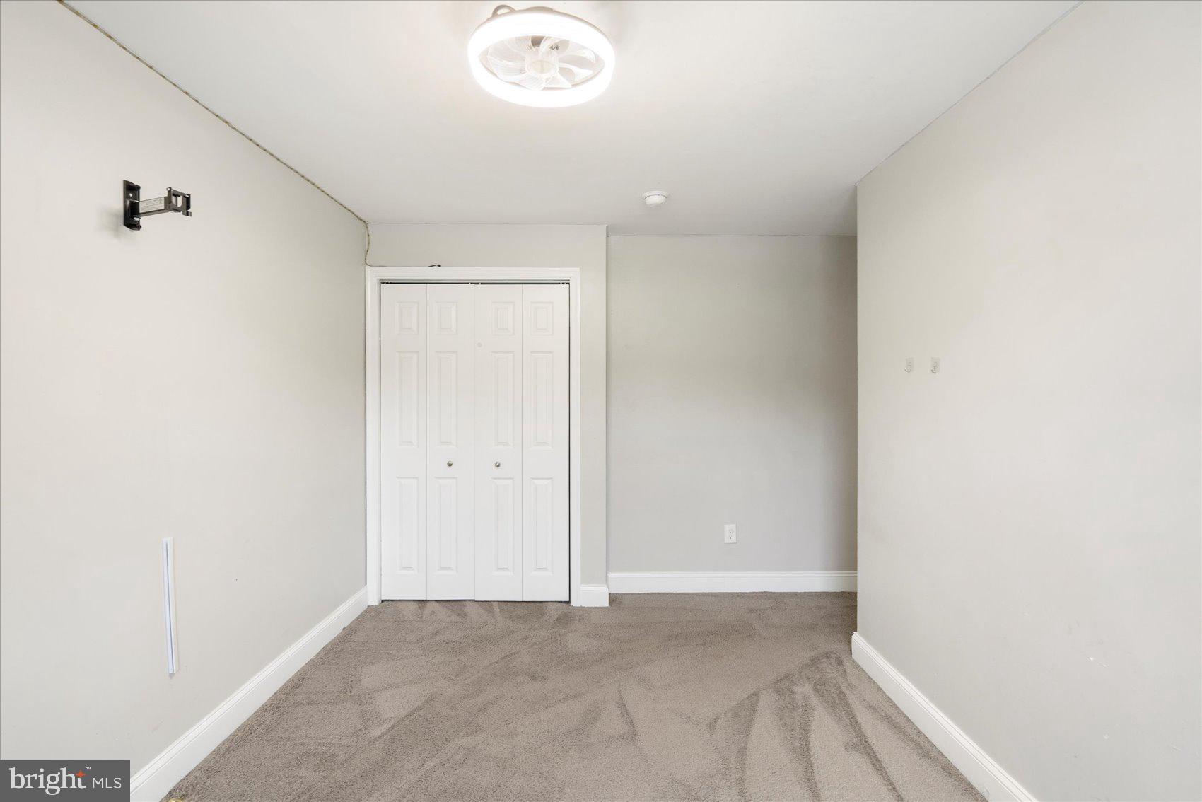CHINQUAPIN PARK - Residential