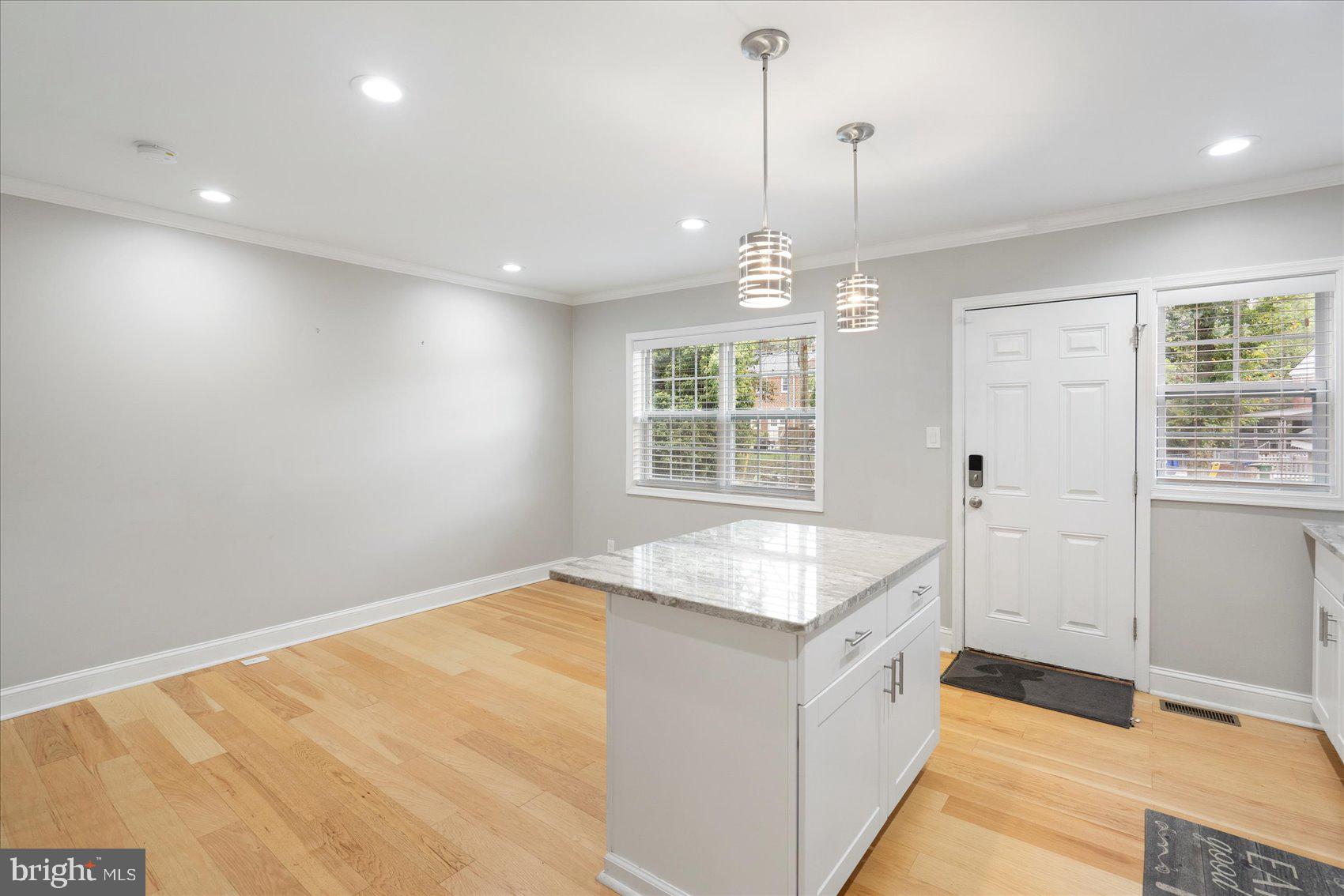 CHINQUAPIN PARK - Residential